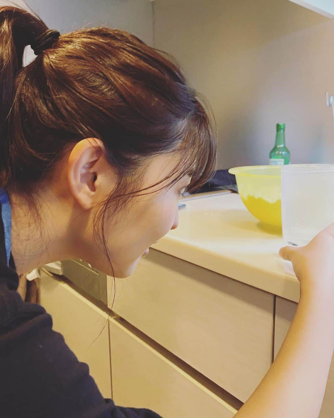 野乃のインスタグラム：「なにつくろ〜なにつくろ〜 👩‍🍳🍕🤗」