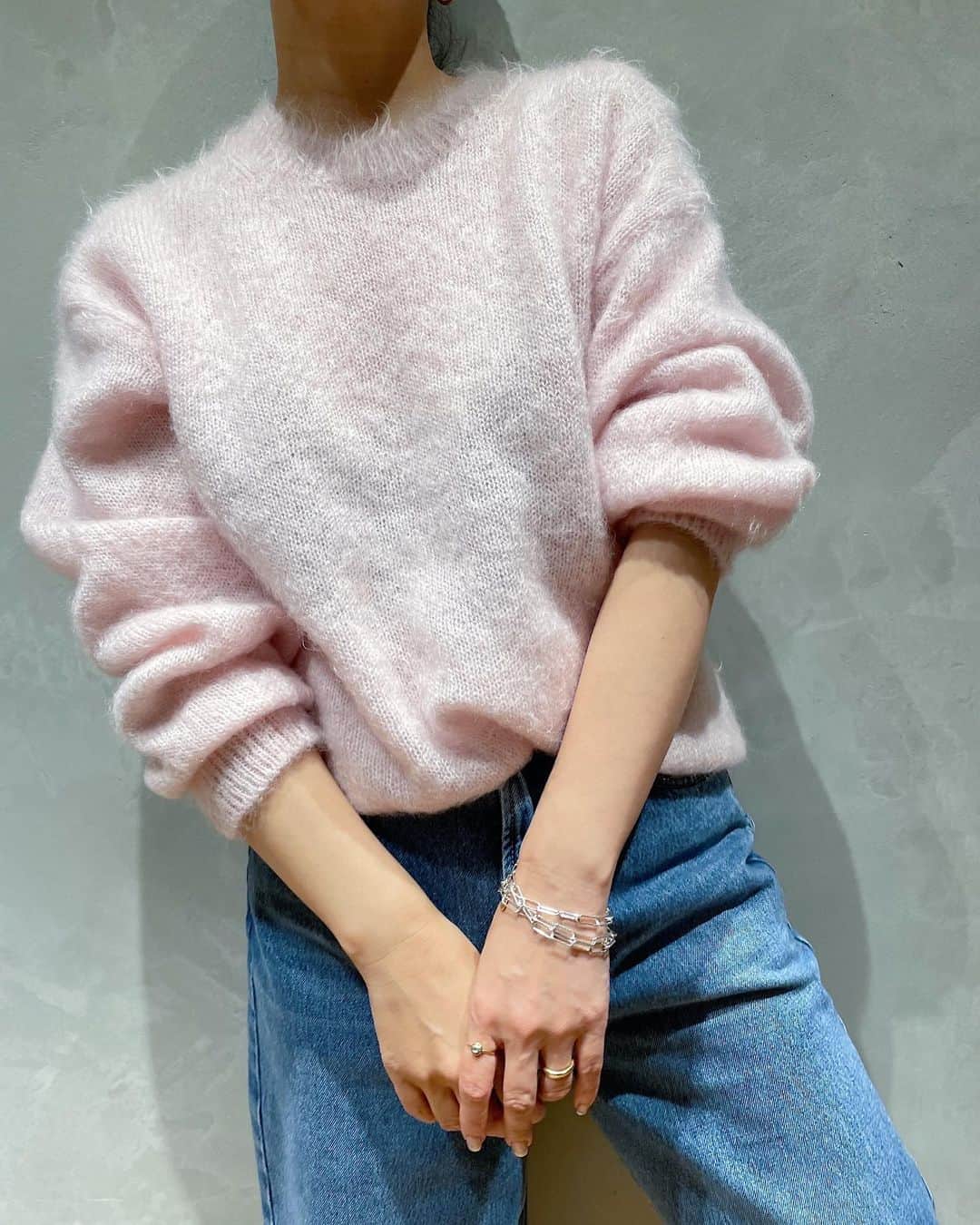 IÉNA LA BOUCLEさんのインスタグラム写真 - (IÉNA LA BOUCLEInstagram)「. ⁡ 〈AURALEE〉  BRUSHED SUPER KID MOHAIR MIX KNIT ⁡ ¥42,900 intax pink,beige,black no. 23080915000930 ⁡  #ienalaboucle#iena#イエナ#イエナラブークル#ienalaboucle_23aw#auralee#オーラリー」9月30日 17時54分 - iena.la.boucle.store