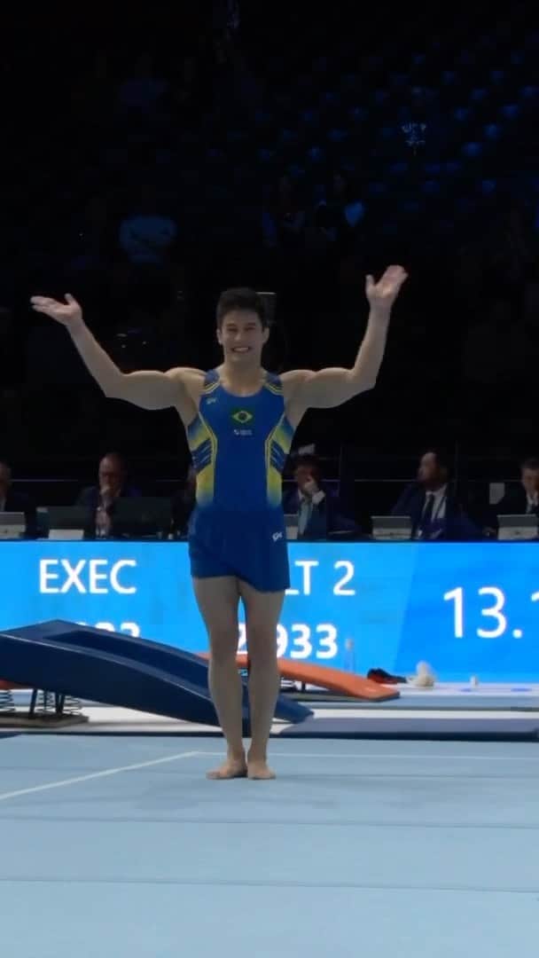 アルトゥール・オヤカワ・マリアノのインスタグラム：「A solid showing from @cbginastica’s Arthur Mariano who records a 13.966 on Floor  #ARTWorlds2023」