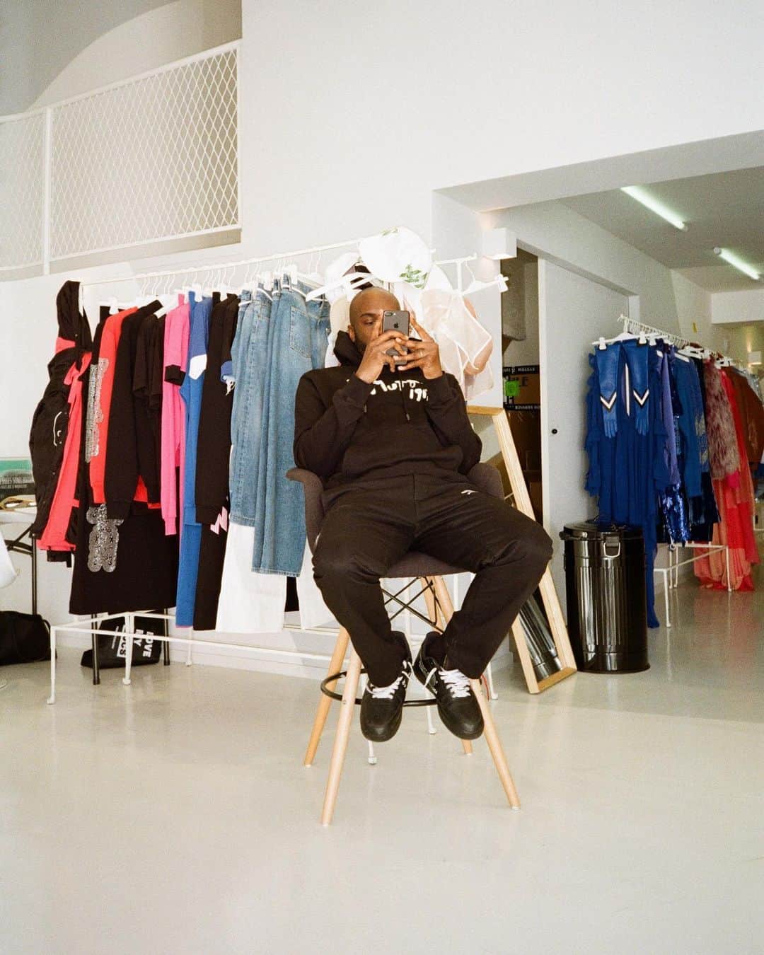 OFF-WHITE C/O VIRGIL ABLOHのインスタグラム：「Happy Birthday V. You're always with us. Love, your Team.  photography c/o @chilldays」