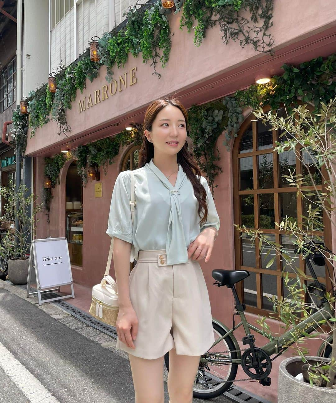 音無のぞみさんのインスタグラム写真 - (音無のぞみInstagram)「Web撮影👗🩵 　 今年の夏もほんとに暑かった、、 　 　 　 　 　 #中崎町カフェ #中崎町 #梅田カフェ #web撮影 #撮影データ #shooting #osaka #cafe #데이트룩 #오오티디 #데일리코디 #코디 #데일리 #일상 #얼스타그램 #패션 #촬영」9月30日 18時06分 - nzm02grm