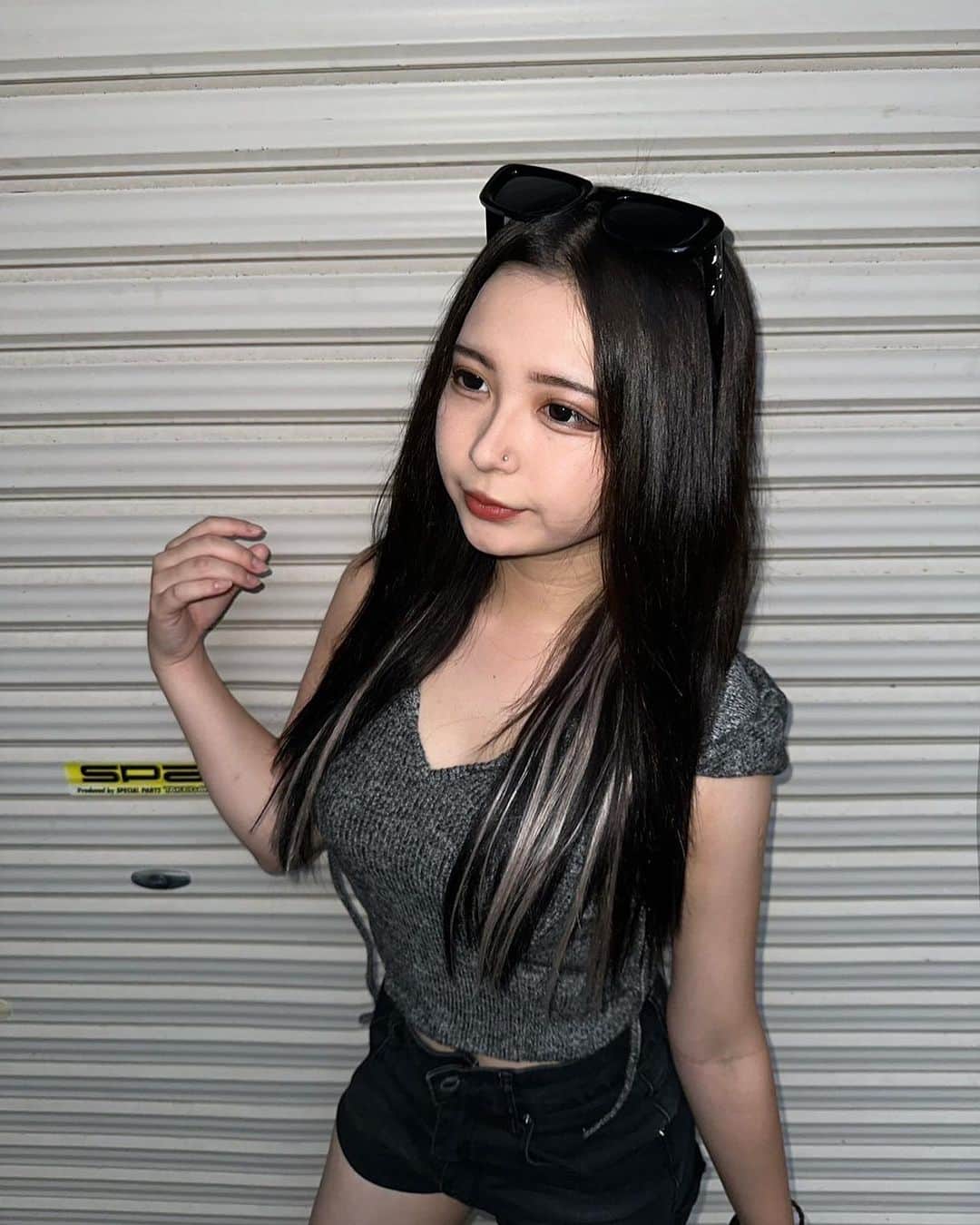 姉ですのインスタグラム：「@shein_japan で妹の服選んで着せてみたよ❤️‼️色んな系統似合いすぎる🏅  12324486 20348621 18088402 10860603 19283119 13651950  クーポンコード【23FWJP200】 12/31までお買い上げ金額1～5,999円まではセール価格より15%OFF、6,000円以上は20%OFFが適用❤️‼️  #FrontRowLive #SHEINfw23  #SHEINforAll  #ad」