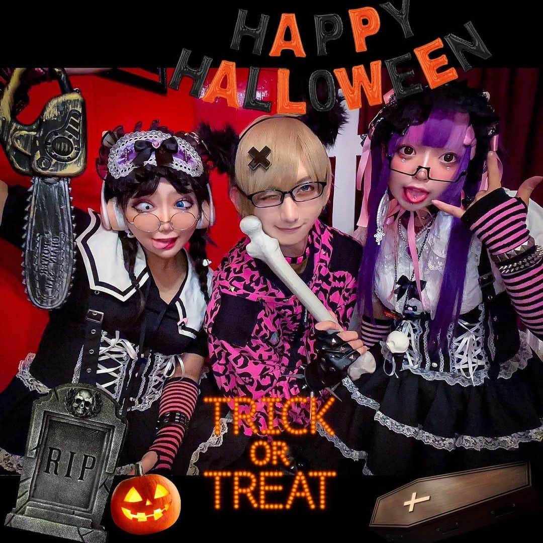 のインスタグラム：「気が早すぎてもうハロパしたけど  結局ハロウィン当日もハロパする事になった🎃💜  ハロウィン大好き人間ザマス」