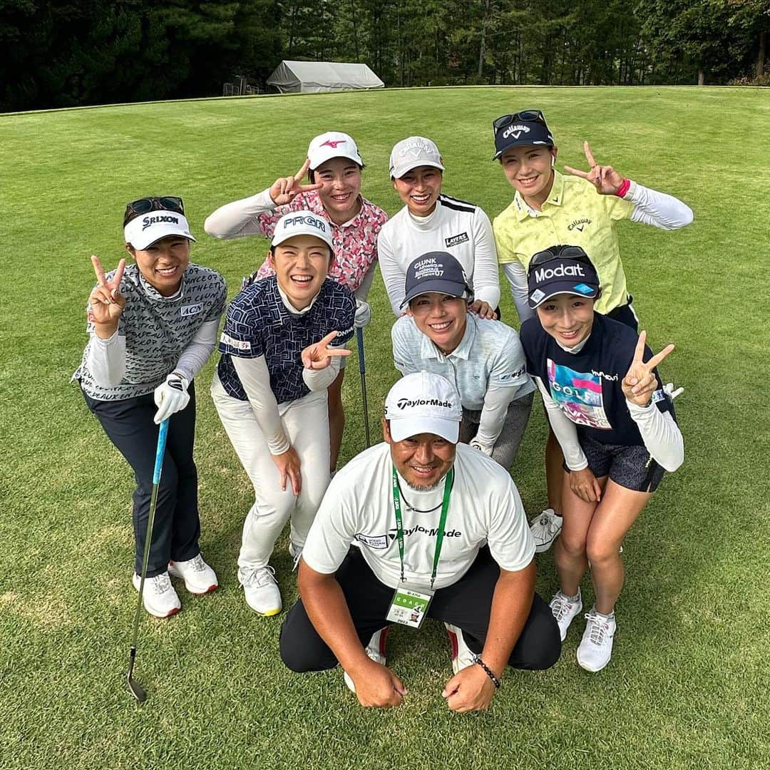 辻梨恵のインスタグラム：「@y.m.golf3284 コーチ今週もハードスケジュールの中サポートありがとうございました‼️ . . 📷byたっくん」