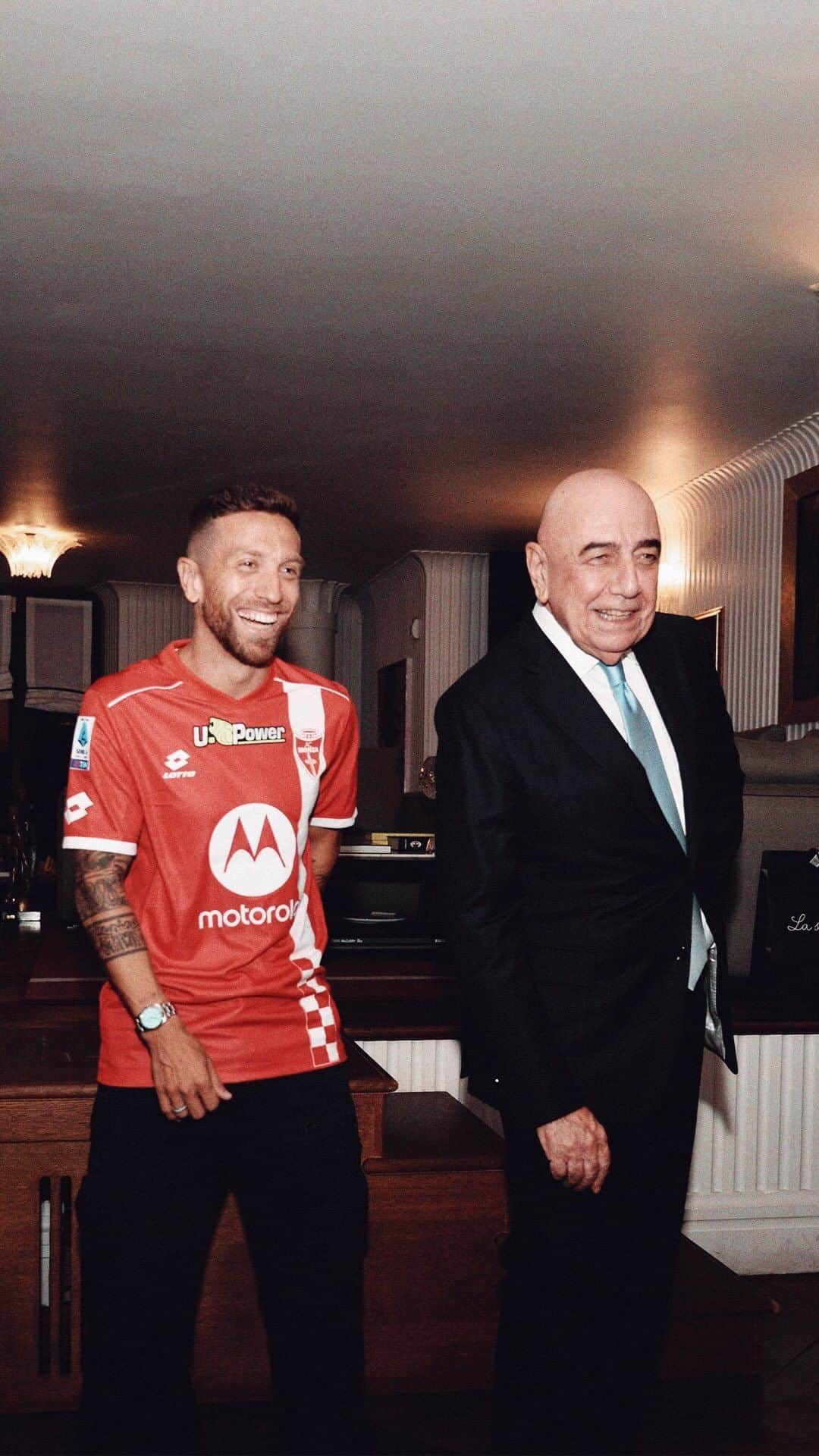 アレハンドロ・ゴメスのインスタグラム：「Baila como el Condor! Papu Gomez feat. Adriano Galliani ❤️  #ACMonza #Galliani #PapuGomez #BailacomoelPapu」