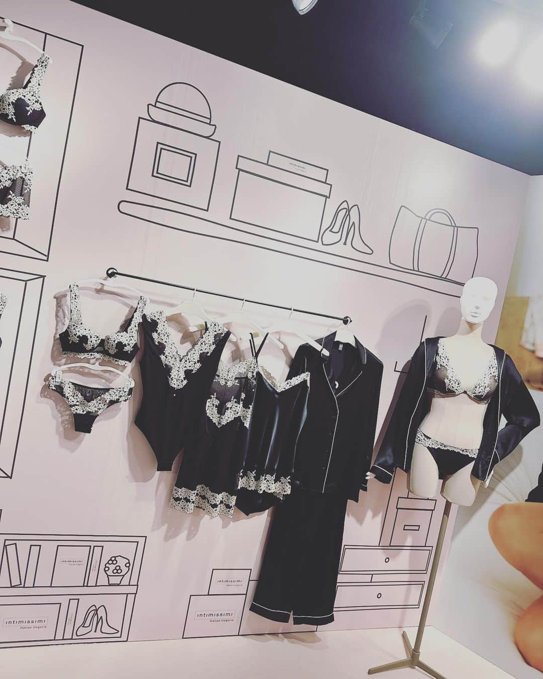 柳葉ころんのインスタグラム：「#パーフェクトブラ見つけたよ」