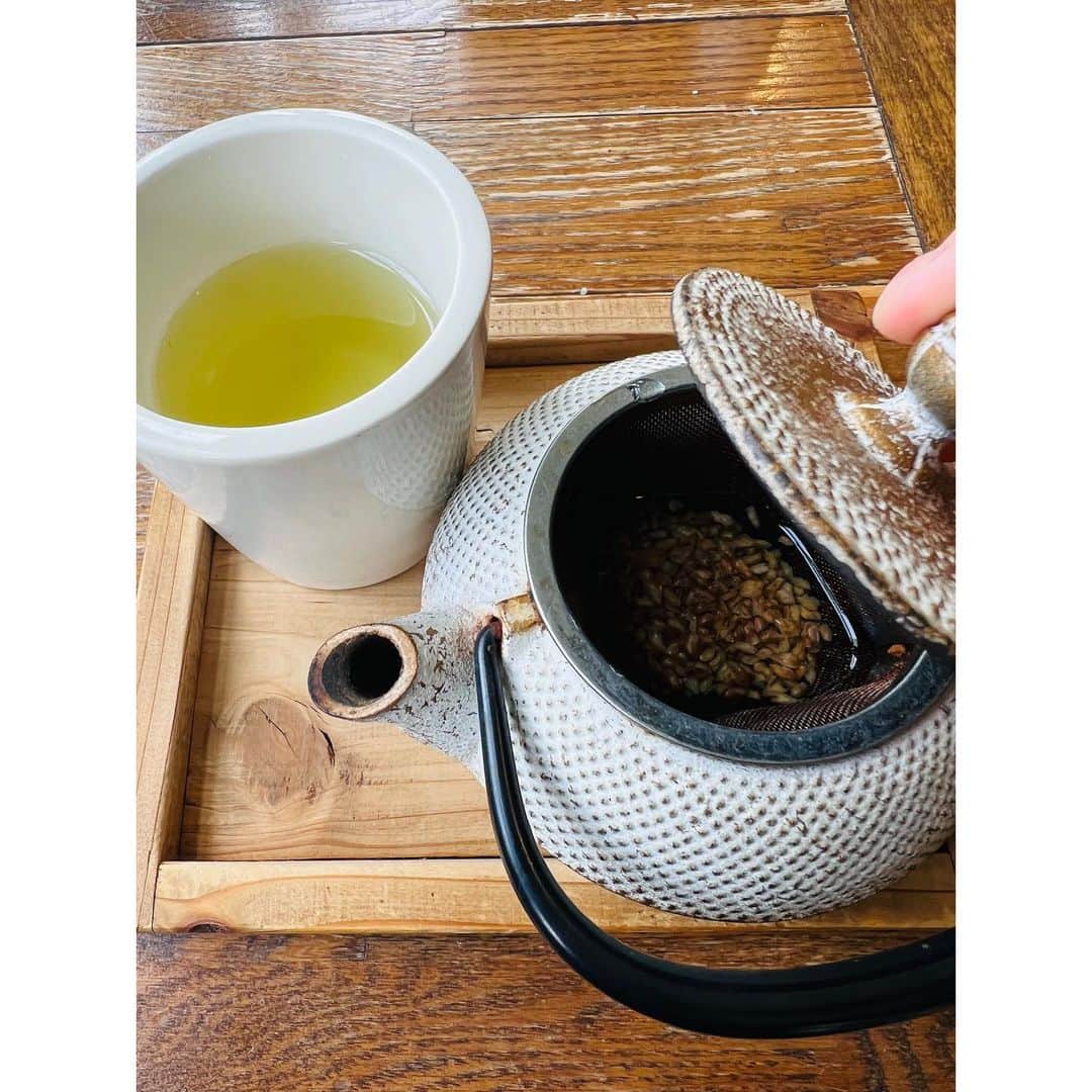 有明ゆなさんのインスタグラム写真 - (有明ゆなInstagram)「玄米茶とコーヒー☕️ 入れ物にこだわってて すきだった🍵✨」9月30日 18時45分 - ariake_yuna