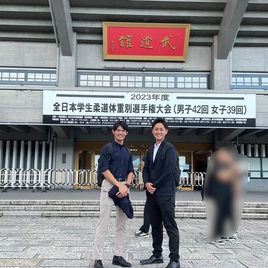 髙橋大悟のインスタグラム：「#柔道  今日は、日本武道館へ行き「全日本学生柔道体重別選手権大会」の取材。  全国から集まった代表選手の戦いに圧倒されました！  心・技・体 全ての要素が大切なんだと非常に勉強になりました！  柔道の奥深さと面白さを知れた1日 今後もひたむきに学び続けます！💪🔥  #実況への道のり #全日本学生柔道体重別選手権大会 #日本武道館 #マレと大悟」
