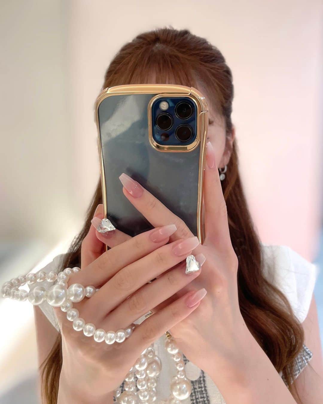 のインスタグラム：「. September nail🤍 今月もピンググラデに お気に入りのハートパーツで♡ 毎月 @_princess__nail_ さんで 超絶可愛くしてもらってて大満足😭❤️ いつも有難うございます🙇🏼‍♀️💕  毎月のマツパも @_eyelash_princess さんで 一緒にしてもらってる💙 マツパいつも上手すぎてて 大満足ですおすすめ✊🏻💕  #nail #ネイル #ネイルデザイン #お洒落ネイル #大人ネイル #シンプルネイル #マツパ」