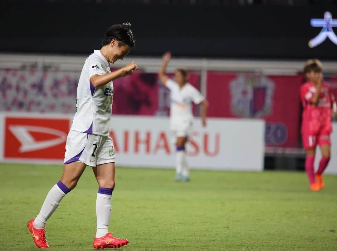 近賀ゆかりさんのインスタグラム写真 - (近賀ゆかりInstagram)「WEリーグカップ 🆚 @jef_chiba_ladies_official  🏟️ ゼットエーオリプリスタジアム 1 3 : 0 0  KICKOFF  #共闘」9月30日 10時33分 - kingayukari2