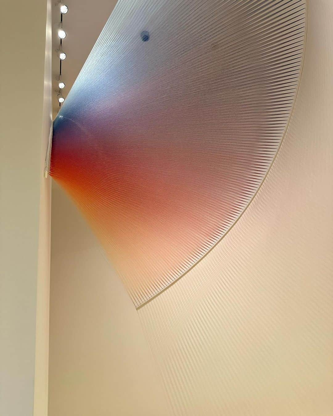 イリー・リーさんのインスタグラム写真 - (イリー・リーInstagram)「Inspiring art pieces from Crystal Bridges Museum.」9月30日 10時34分 - ilheelee