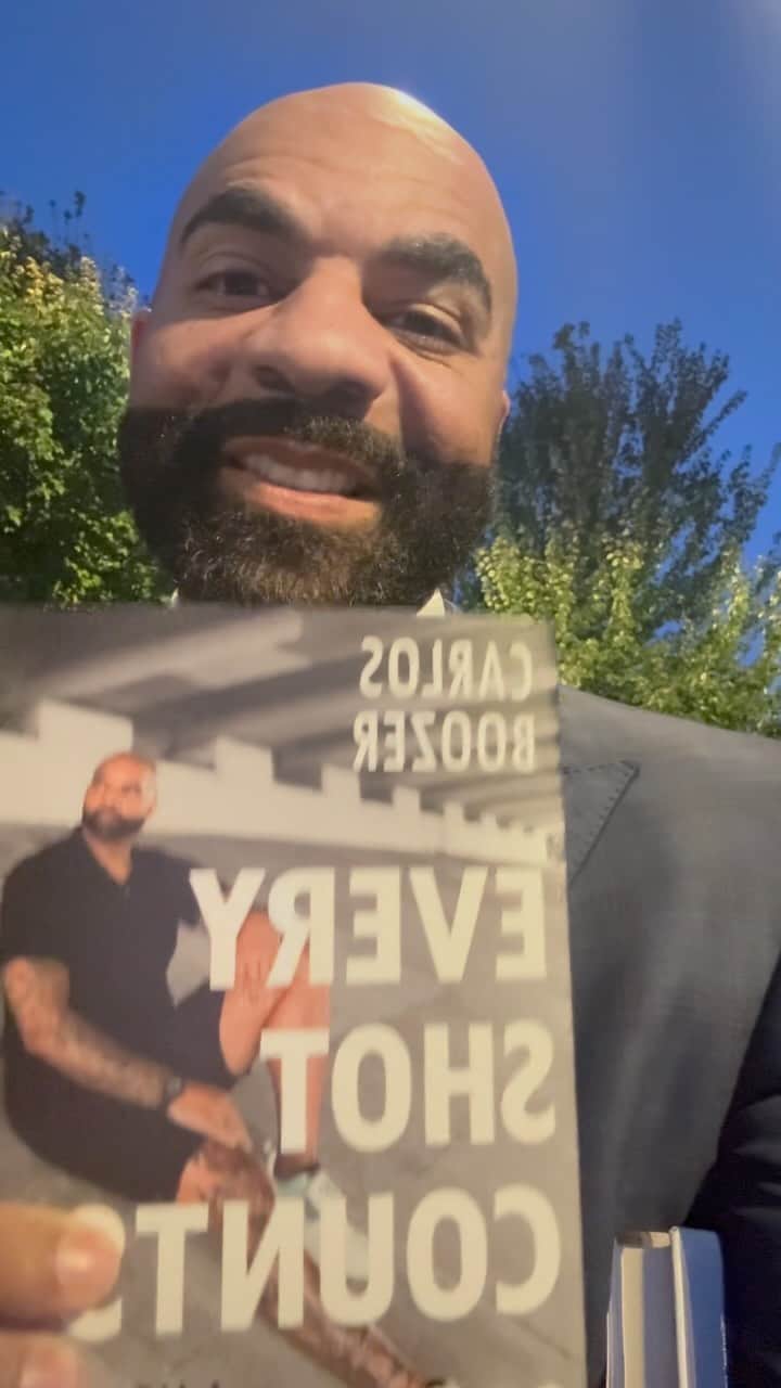 カルロス・ブーザーのインスタグラム：「Book Drops October 3rd… Get Yours Now By Clicking The Link In My Bio… Hope You Enjoy My Friends.. #everyshotcount #holdat」