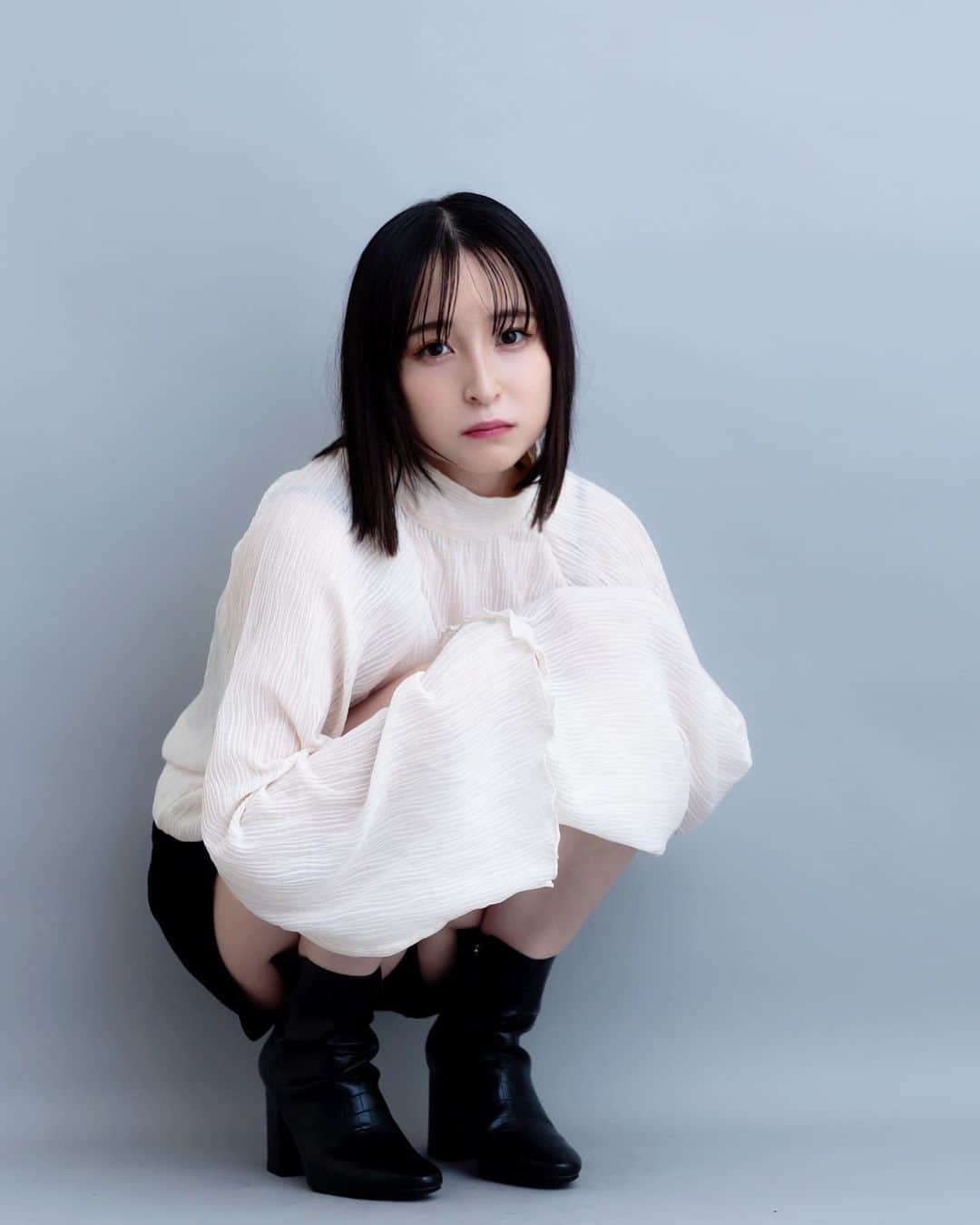 のインスタグラム：「むう🐻‍❄️  📷　@muse_ism  💄　@nnk._.98   #作品撮り　#スタジオ　#ヘアメイク #モデル　#女優　#act #actress  #大人きれい #大人メイク #きれいめコーデ #jp #jp_gallery #japanesegirl」