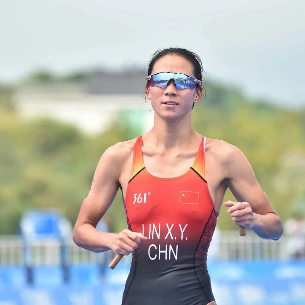 高橋侑子さんのインスタグラム写真 - (高橋侑子Instagram)「Yuko Takahashi dominates in Hangzhou, defends her crown 👑 and wins GOLD in the '23 Asian Games Women's Triathlon Competition! China's Xinyu Lin delivers the perfect race to earn silver and Yifan Yang delivers a fine performance to claim bronze!!  #AsianGames2023 #Triathlon #BeYourExtraordinary 📸 @janosmschmidt」9月30日 11時42分 - yuko_takahashi8