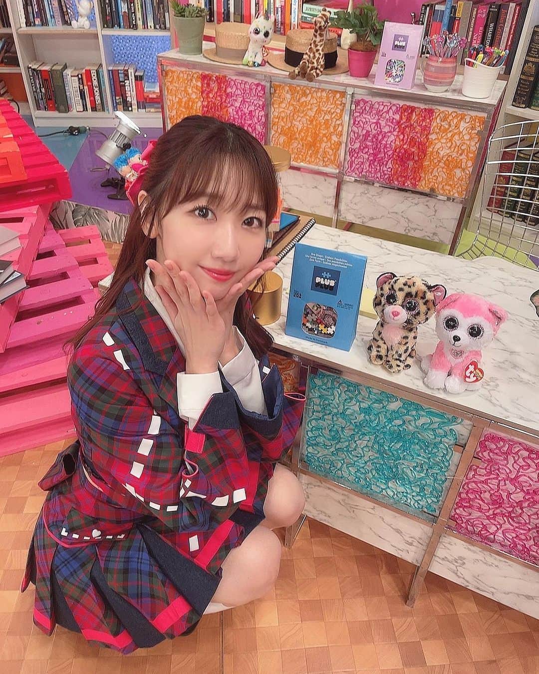 のインスタグラム：「⋆⸜ ⚘ ⸝⋆  オールナイトフジコのスタジオが とっても可愛くて映えました〜🥳🍯🥞  いつか生放送でも出演できますように🌙」