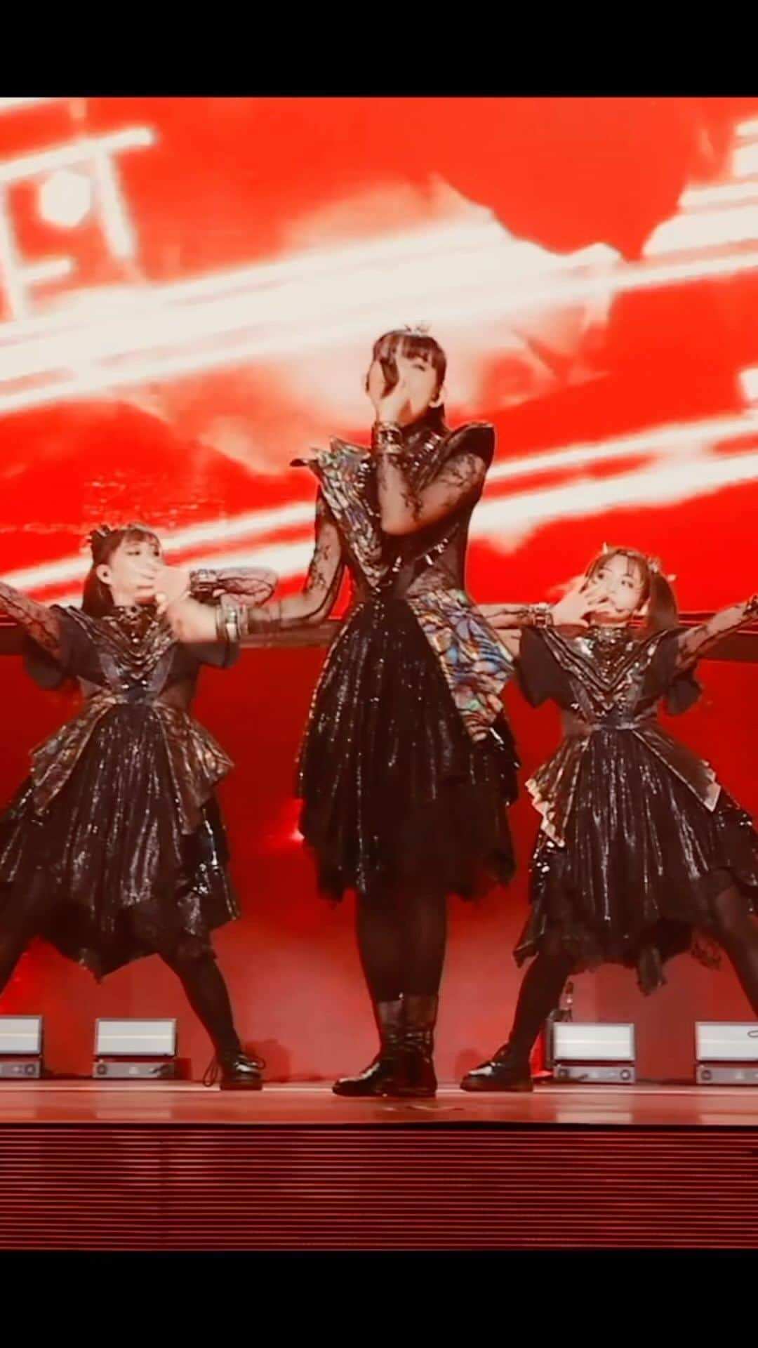 のインスタグラム：「10.11(水)発売の映像作品 「#BABYMETALBEGINS - #THEOTHERONE -」予約受付中🔥  ぴあアリーナMM(2023.4.1&2)にて開催された伝説の2DAYS🎸 新生 #BABYMETAL 誕生の瞬間を収めた永久保存版DEATH!!🦊  📀ご予約はこちら👇 https://TF.lnk.to/bm_begins   🚩MORE INFO 👇 https://www.toysfactory.co.jp/artist/babymetal/babymetalbegins/  #MAYA」