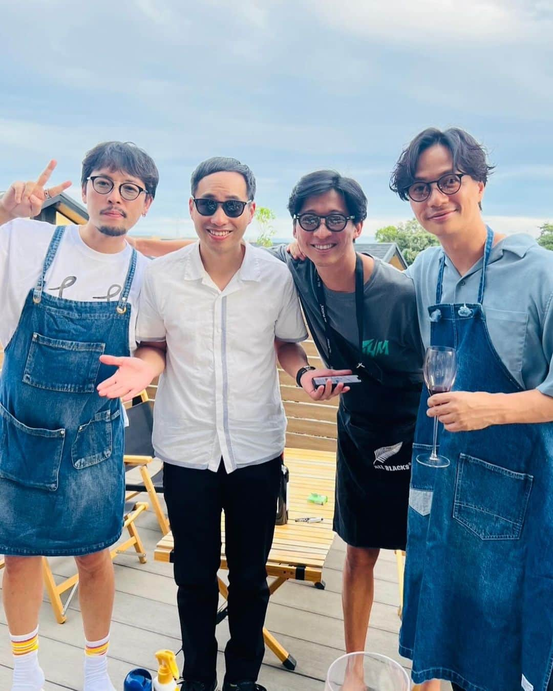 小柳津林太郎さんのインスタグラム写真 - (小柳津林太郎Instagram)「With my friends at #ashiya #hyogo ! Great house, greats bbq, great time! Spent a lot of time with the kids👍  先週は東京から博多戻る途中、大阪、そして芦屋で下車して、前職の戦友のお家でFamily BBQにお呼ばれしました🍖   家族って良いな、子供って良いな、仲間って素敵だなとほっこり。 @imagineiji に感謝や。INE社長の大西さんも英二の幼馴染ということで、素敵な出会いもあり！というかみんな同世代で刺激を受けないわけないよね。二人とも上場企業の社長＆役員なので、普段背負ってるものが大きいからこその優しさがあるのよね。楽しみながら頑張ろう人生🤌🔥  芦屋駅にて初めて下車したけど、噂には聞いてましたが、めっちゃ気が良い😆住みたい街リスト入り！福岡は最高やけどねw  #芦屋 #神戸 #兵庫 #関西 #bbq #ホムパ #ine #cyberagent #サイバーエージェント #家族 #仲間 #感謝」9月30日 11時51分 - rinsta_gram1002