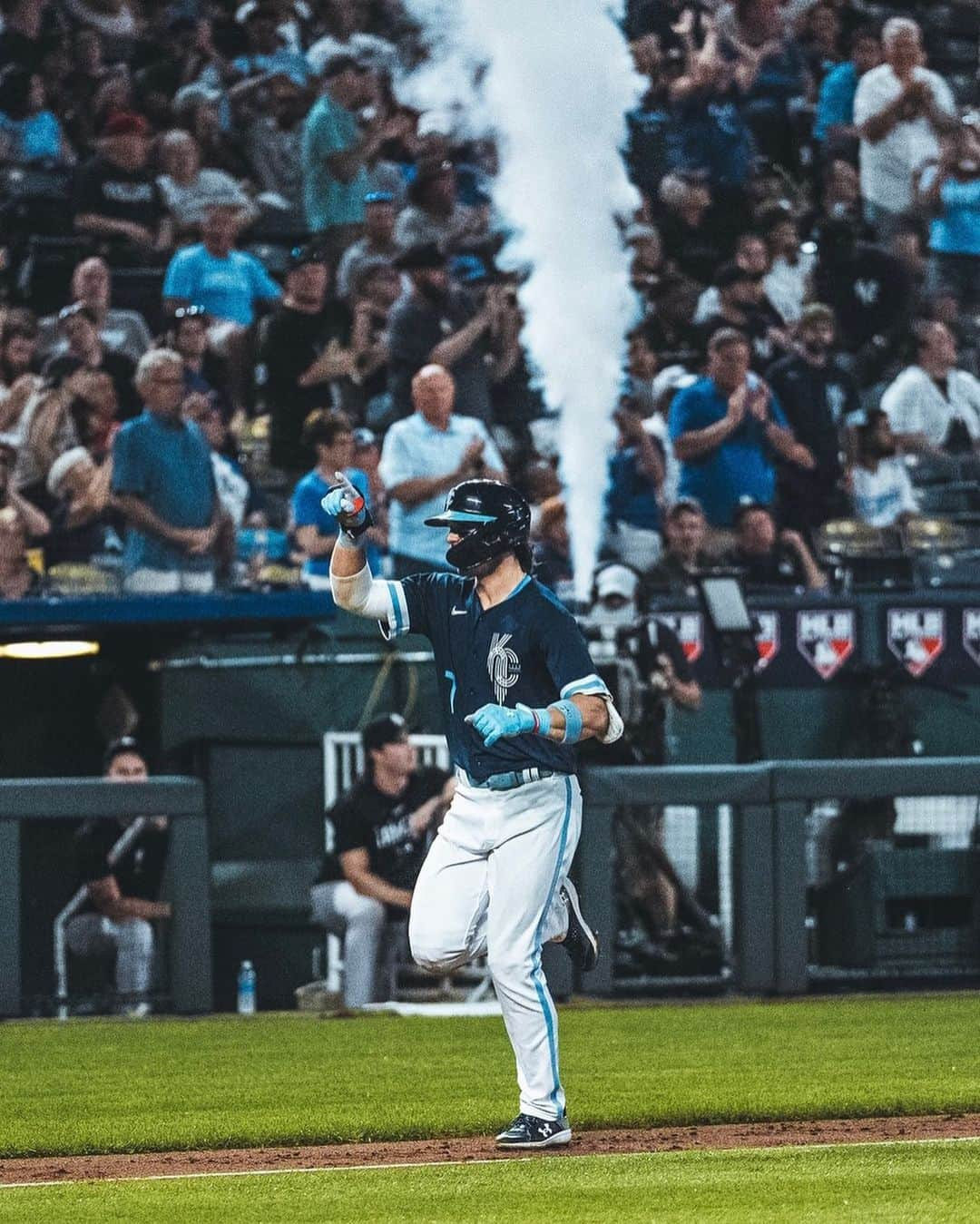 カンザスシティ・ロイヤルズさんのインスタグラム写真 - (カンザスシティ・ロイヤルズInstagram)「And that’s Bobby Baseball. 🔥」9月30日 11時52分 - kcroyals