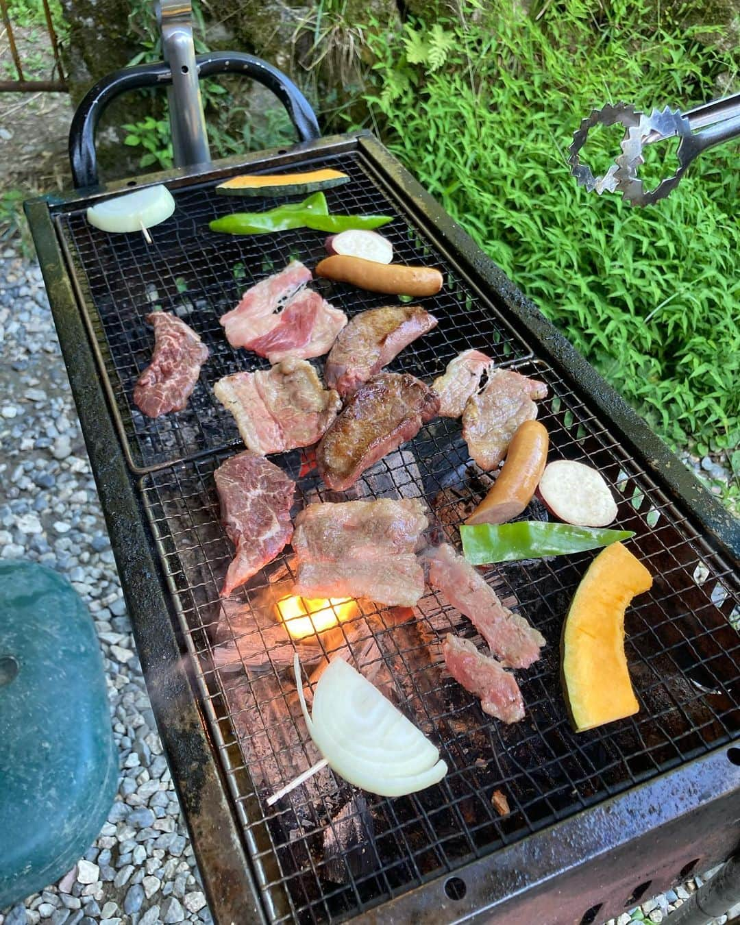 内田絢子さんのインスタグラム写真 - (内田絢子Instagram)「奈良の山添村にあるume,yamazoeのアウトドアフィンランド式サウナへ♡  薪がパチパチ、炎がゆらゆら、ひのきウォーターのロウリュに癒されるサウナ。秋の水風呂は心地よい温度で、めちゃくちゃ気持ちよかった！屋上のデッキチェアで、虫の鳴き声や木々の葉が揺れる音を聞きながら、ととのう。最高でした。  また、大好きなこの場所に行けるように、日々、コツコツ頑張ろう。  #umeyamazoe  #アウトドアフィンランドサウナ  #奈良県 #山添村 #サウナ」9月30日 11時55分 - uccijun