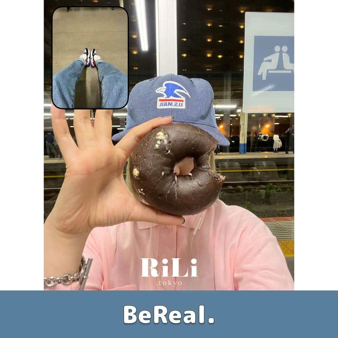 RiLiのインスタグラム：「参考にしたい❣おしゃれさんの【BeReal.】📸💕  みんなは【BeReal.】慣れてきた？？ 今日のファッションやネイルと 一緒に撮るとおしゃれだよ👡✨  絵文字や文字で加工しても かわいいねっ👀💗 是非参考にしてみて〜🫶🏻🫶🏻  R i L i 編 集 部 🫧 Editor-chief @aosimmdr Editor @micomy_02 Writer @mi_saki_04   🤍🤍🤍  Special thanks💐 Photo by⁣⁣ p.1 @yoshirin_0216  p.2 @momoka__0310  p.3 @reina___4  p.4 @__ureshino  p.5 @hlnak06  p.6 @shio_chan___  p.7 em01_r  p.8 @an____dayo  p.9 @shio_chan___   RiLiで紹介してもらいたい子は #rili_tokyo を付けてね❕  ⁣  #bereal #きょこ #今日のコーデ #ootd #ootdstyle #ootdfashion #outfits #トレンドネイル #ネイル #絵文字加工 #berealwithyorself #berealフォト #インスタストーリー #ストーリー加工 #仲良しフォト #キャップコーデ #デニムコーデ #おしゃれさんと繋がりたい #お洒落さんと繋がりたい」