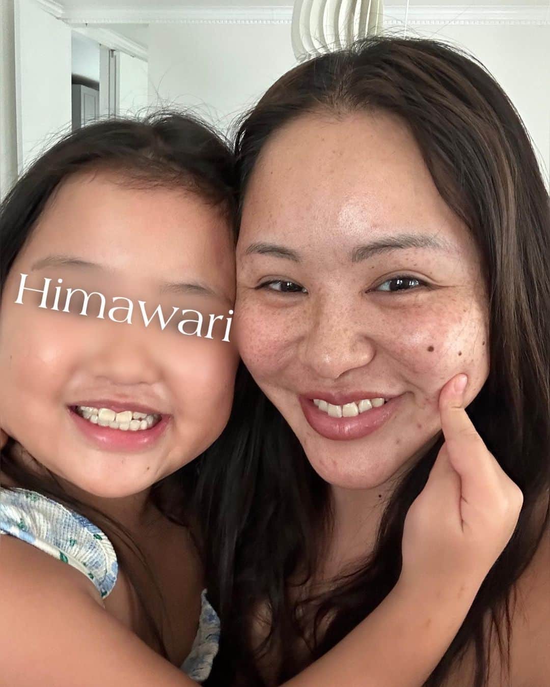 MARILYN YUURI FUKUSEのインスタグラム：「私が疲れてソファで寝てたら 陽咲🌻が「ママ仕事とお家のお掃除で 疲れたと思うから」って言うて お弁当作ってくれた😭❤️ 卵焼き自分で焼いたみたい😭 上手すぎでしょ！大好きなスクランブルエッグ！ ふわっとしてて7歳でこのクオリティ天才だなうちの子😏笑笑  あとは作り置きしてたご飯を詰め合わせ作れた 心がこもっててすごく美味しい！ ありがとうねー😭❤️  自分が親なのにいつも陽咲に支えてもらってる 悩みを聞いたり、話したり。 泣きながら抱き合ったり❤️ 喧嘩もしてお互い言い合いもするけど  本当に親友のよう。  愛してるよ陽咲❤️🌻 陽咲の笑顔の為ならママはいくらでも頑張れるからね💓」