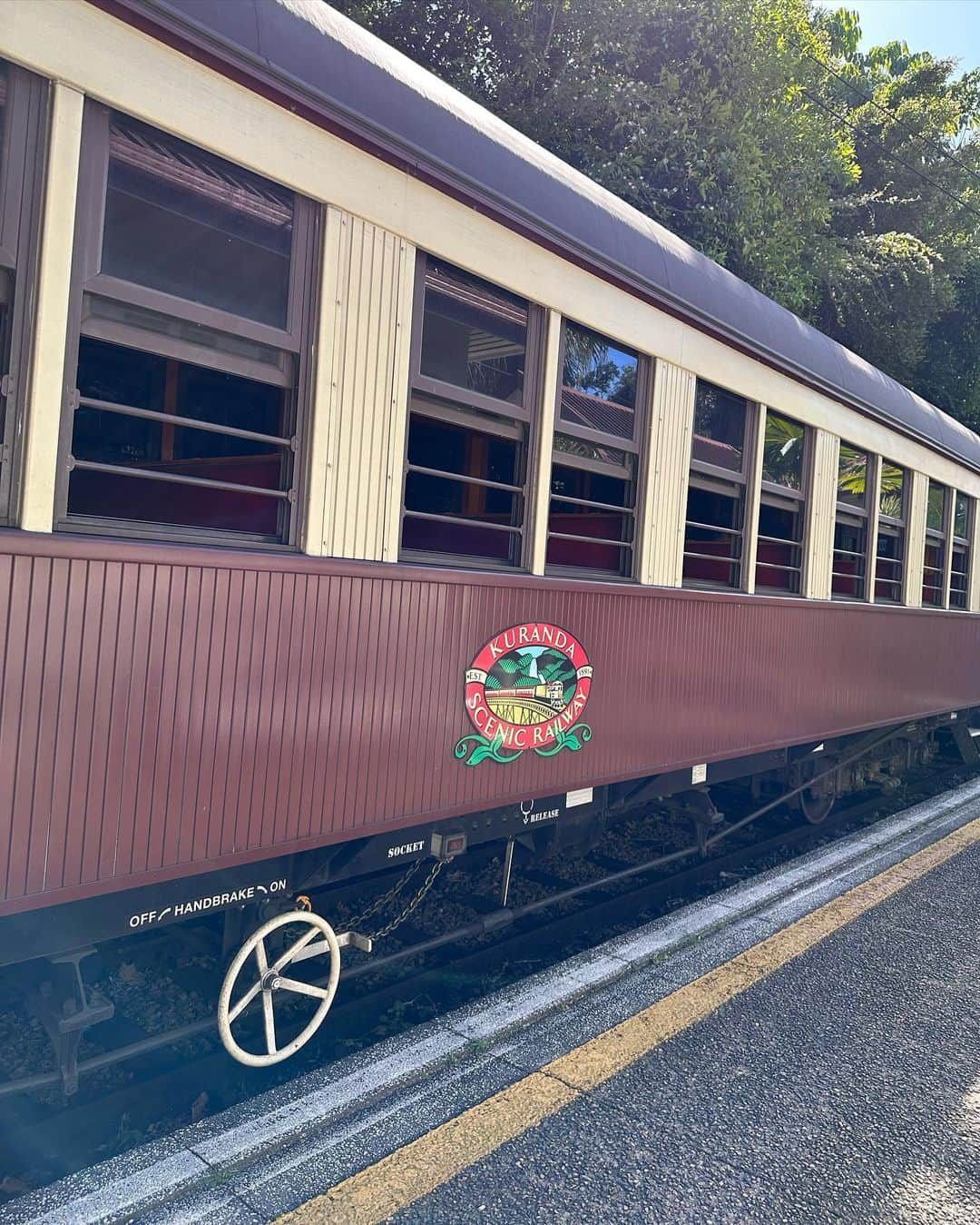 水越愛華さんのインスタグラム写真 - (水越愛華Instagram)「🚃Kuranda Scenic Railway  #kuranda #kurandascenicrailway  #キュランダ #キュランダ鉄道」9月30日 12時16分 - iamemika21