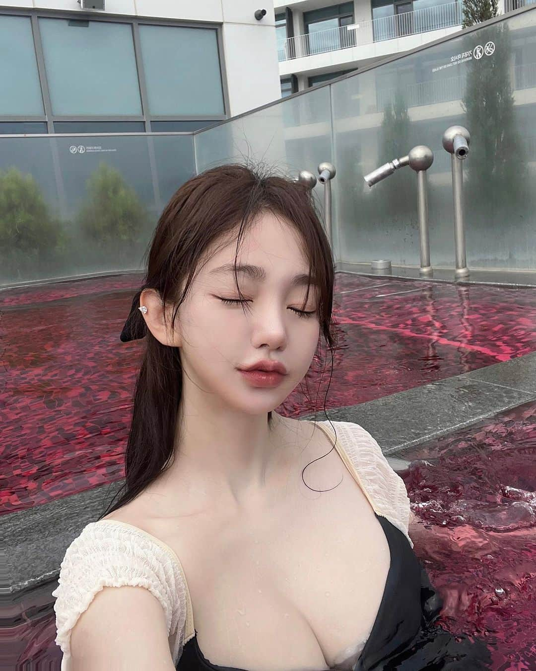 キム・ドヨンさんのインスタグラム写真 - (キム・ドヨンInstagram)「온천🐱🙈  #카인다미#모노키니#비키니」9月30日 12時30分 - dodo_baby