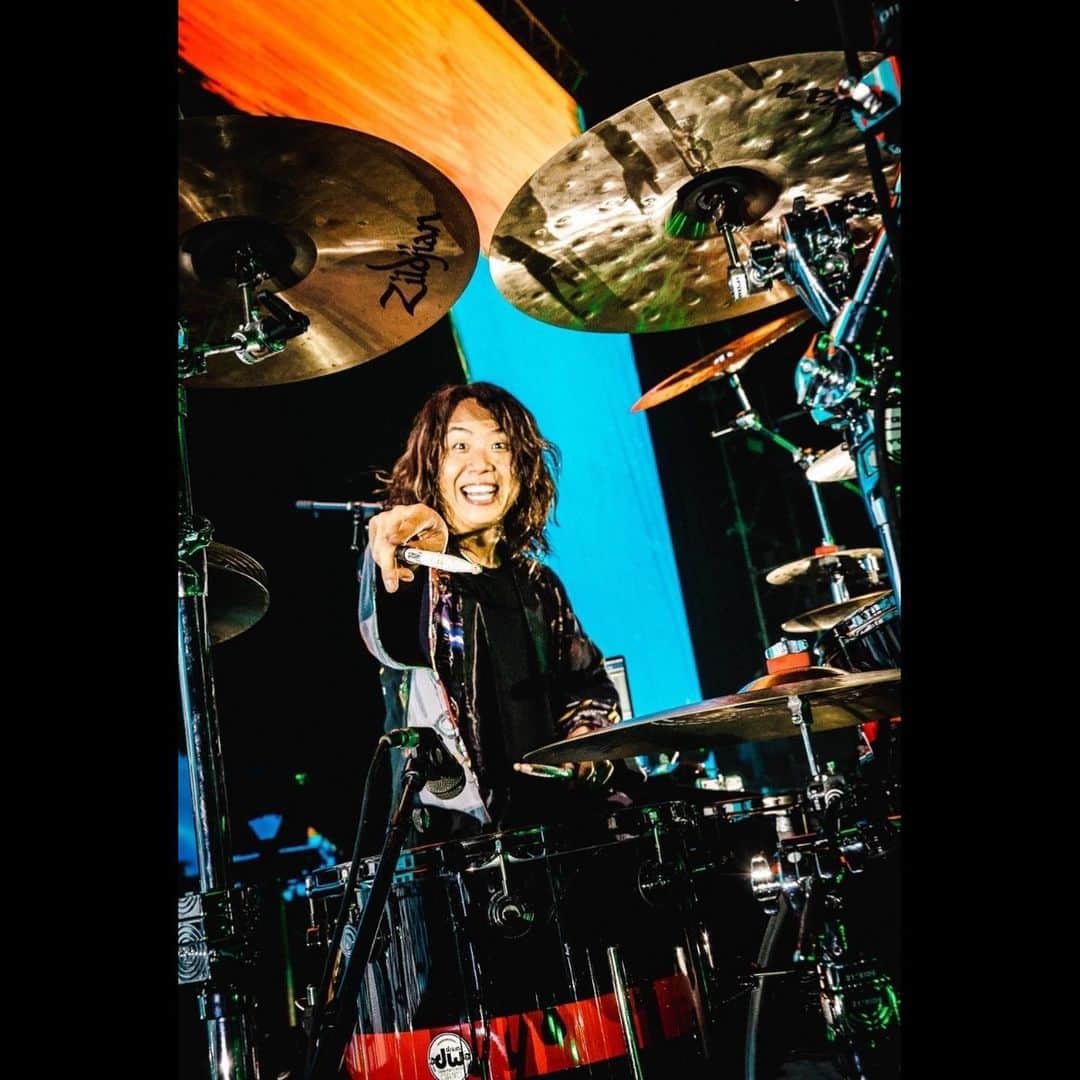 Tomoyaさんのインスタグラム写真 - (TomoyaInstagram)「Jakarta🇮🇩 I am so happy to be back here✨ We had a great time! Thank you so much!😎  I'll be waiting for you today!✌️   @oneokrockofficial  @ruihashimoto 📸   #oneokrock #drummer #luxurydisease #🇮🇩」9月30日 12時39分 - tomo_10969