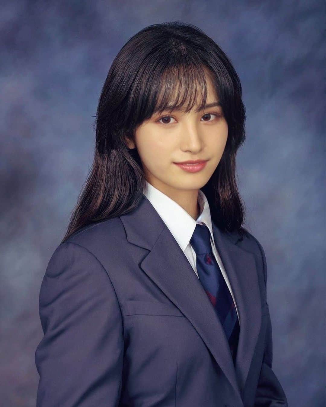池谷実悠のインスタグラム：「私のようで私でない人  #テレ東 #アナウンサー」