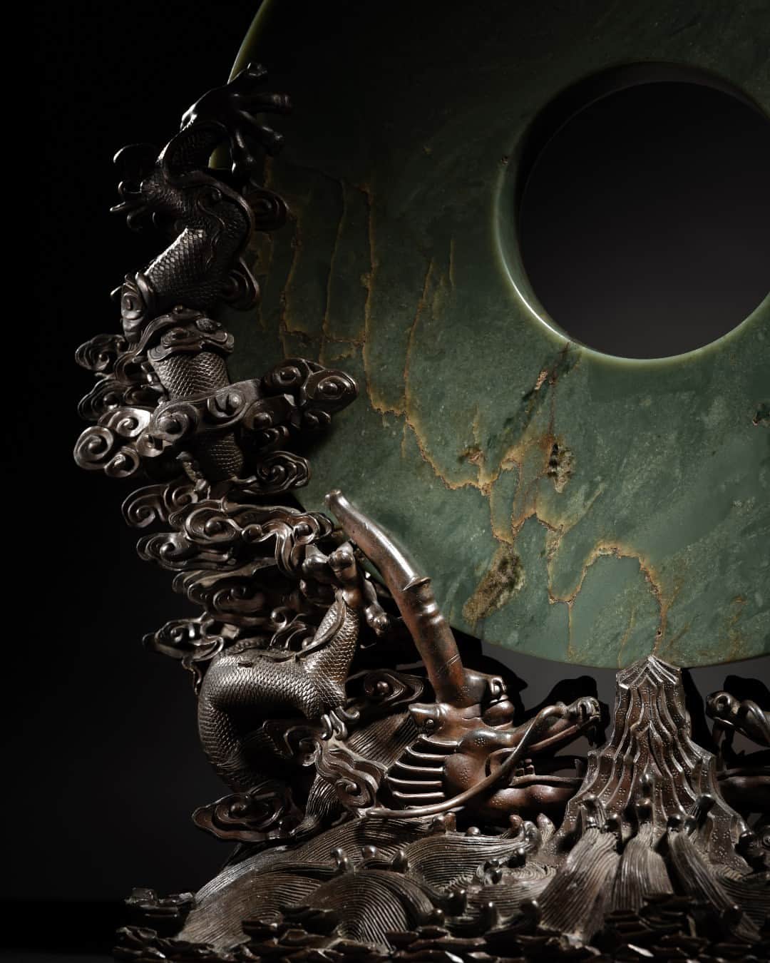 instagram-discs-known-as-bi-symbolized