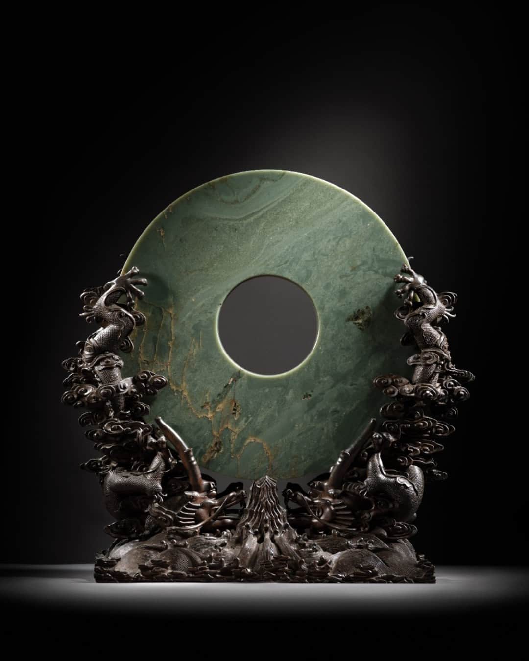 instagram-discs-known-as-bi-symbolized