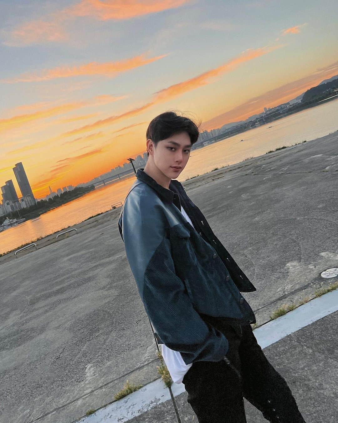 クォン・ヒョンビンさんのインスタグラム写真 - (クォン・ヒョンビンInstagram)「☺️」9月30日 13時17分 - komurola
