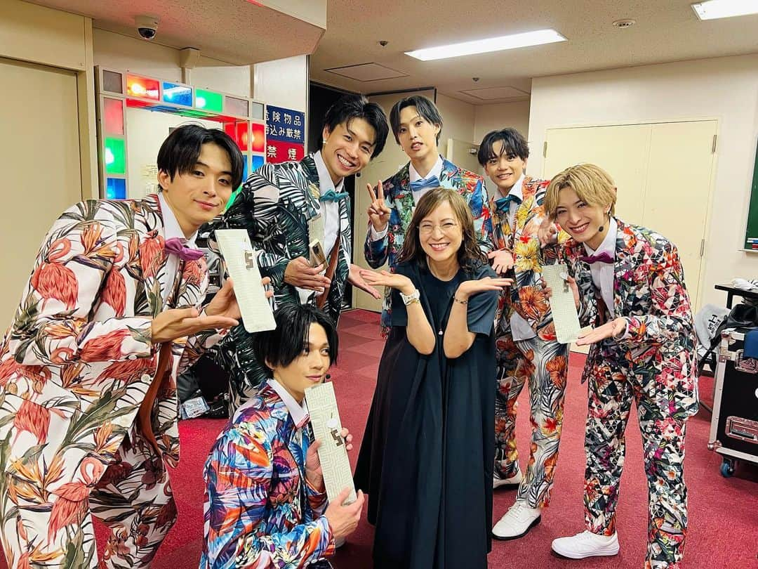 鈴木杏樹のインスタグラム：「早いもので✨✨ あれから一年経ちました❣️  LIVE STAGE✨ 『BACK TO THE MEMORIES 』✨✨  FANTASTICS6のみんなと 篠宮暁さんと共演した公演🎶  その《PART3》を観に行きましたっ❤️  久しぶりに ファンタくん達に会えて💕 うれしかったです🥰  BTTM3✨✨ すっごく楽しかったです‼️ めちゃめちゃよかった🤩 ハッピーにしてくれてありがとー🙏🎉  #鈴木杏樹#AnjuSuzuki  #BTTM3 #fantastics6 #澤本夏輝 くん #瀬口黎弥 くん #堀夏喜 くん #木村慧人 くん #八木勇征 くん #中島颯太 くん #エレキコミック今立進 さん #田中律子 さん #袴田吉彦 さん #BTTMスタッフの皆様 #皆さんお疲れ様でした ✨✨🙏 #感謝の気持ちをこめて 🫶」