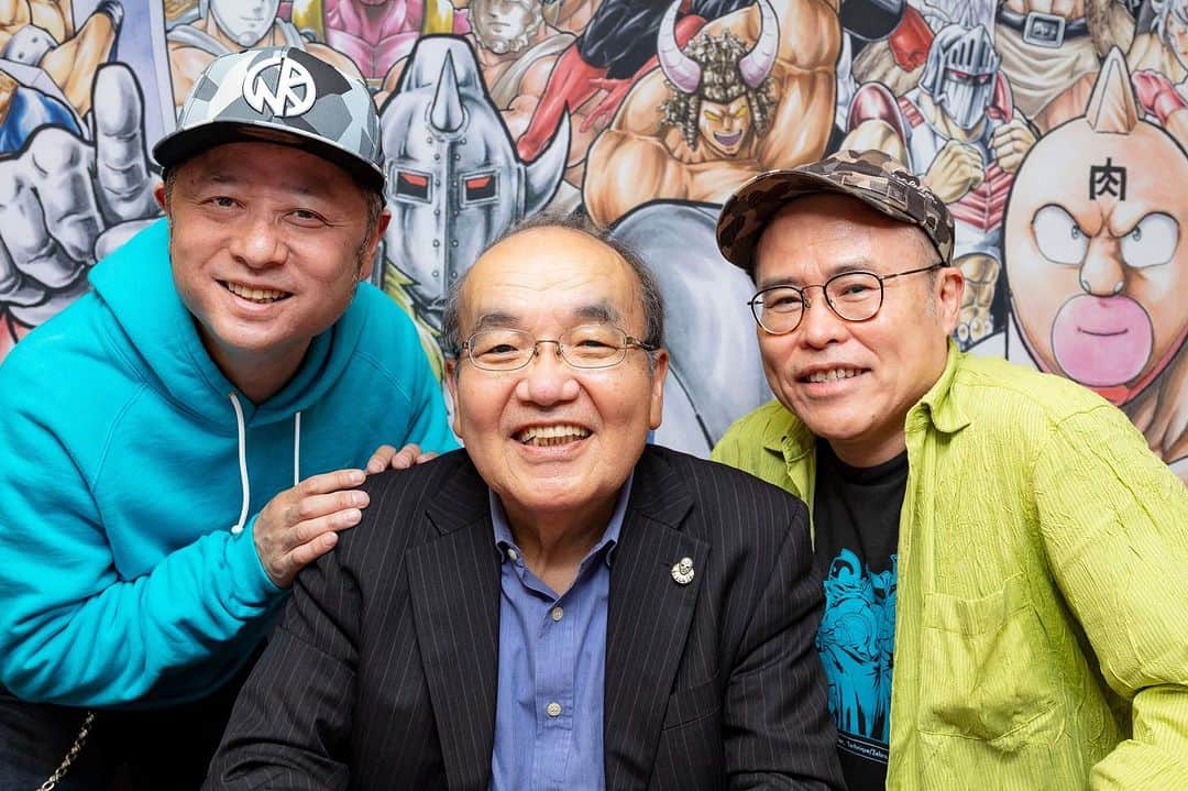 のインスタグラム：「私たちゆでたまごの初代担当中野和雄さん　皆さんには作中やアニメで出てくるアデランスの中野さんの方が有名　、その中野さんがいなければ　私たちは何者でもないただの漫画家になりたい高校生でした、あなたが没原稿を拾ってくれたから何者でも無かったわたしたちが『キン肉マン』の作者ゆでたまごとして認知されたのです．あなたに教えてもらったマンガの作り方をこれからも守っていきます．あなたは天国に行かれましたが、作品　新作アニメの中でアデランスの中野和雄を大活躍させますよ！！あなたは永久に不滅です！！」