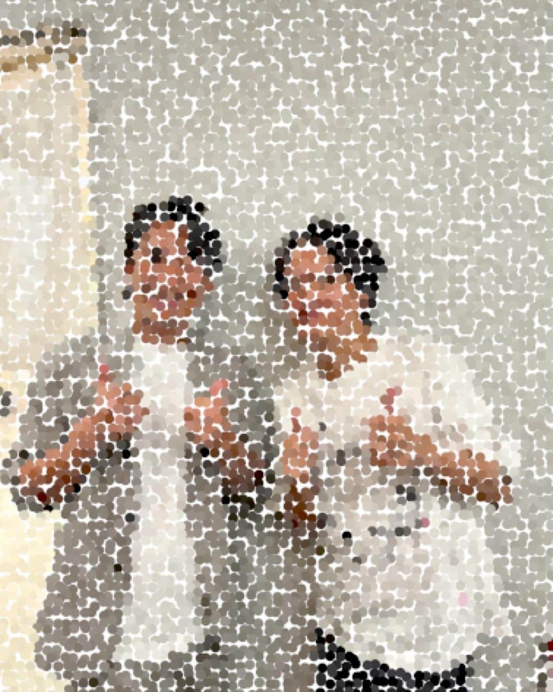 三ツ廣政輝さんのインスタグラム写真 - (三ツ廣政輝Instagram)「丸山隆平さんのサタプラ卒業、しっかりと現場で見届けさせていただきました🍊✨  私が新人の頃、ちちんぷいぷいでインタビューした時にはまさか横で仕事させていただく日が来るとは夢にも思っていませんでした。  番組内でも打ち合わせの時でも隙があればいじってくる丸山さん。  生放送中でもお構いなく全力で一発ギャグをする丸山さん。  私が番組から離れた後でも何かと気にかけてくださり、会った時にはあの頃と変わらぬ笑顔で話しかけてくれた丸山さん。  どの丸山さんも大好きです！  番組は卒業となりますが番組を卒業しても会えますし、また飲みに行きたいですし、魔法のレストランにもゲストでお越しいただきたいですし…！🍣 兄貴！これからも何卒よろしくお願いいたします！  8年半本当にお疲れ様でした！  #丸山隆平 さん #サタプラ #お疲れ様でした #関ジャニ」9月30日 13時34分 - masaki_mitsuhiro