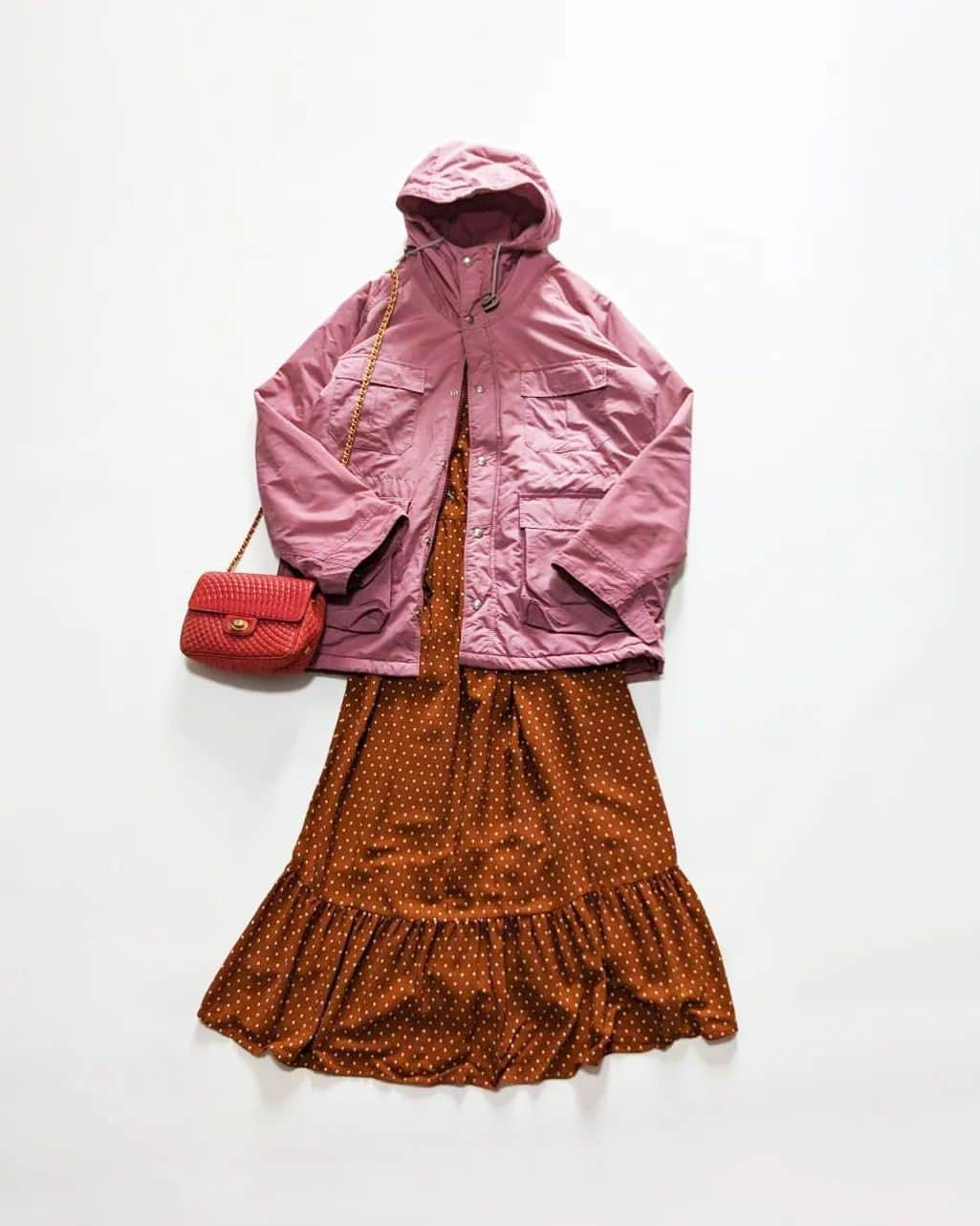 Lubbのインスタグラム：「・ LLBean マウンテンパーカー  ・90s New Direction　刺繍デニムジャケット   ・70s LSasso スウェードニットジャケット  #LLBean#MA1#アノラック#古着屋#古着女子#古着コーデ#coordinate#fashion#instagood#streetstyle#fashionstyle#ootds##古着屋#古着女子#古着コーデ#coordinate#」