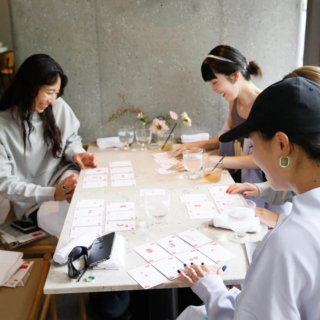 DANSKIN Japanさんのインスタグラム写真 - (DANSKIN JapanInstagram)「先日行った女性のウェルネスに寄り添うアクティブウエアブランドダンスキン ( @danskin_japan )とウィメンズヘルスのコラボレーションで生まれたイベント「 #24hwithdanskin 」の様子をレポート🍓  イベントのテーマは、"どんな瞬間も「わたしを生きる」女性たちのために”。タフな時代をヘルシーに生き抜くために、こころとからだの声に耳を傾け明日につなげる時間にしたいという思いのもと、ヨガとランニング、SRHR（性と生殖に関する健康と権利）についてのディスカッションを行いました❤️ダンスキンのウエアの特徴は、セカンドスキン（第二の肌）をテーマに作られているため、密着感と肌触りが気持ちよい。ランニングやヨガで着たい、最新ウエアは必見！  自分らしく生きている？　「わたし」を生きるために、ライフスタイルで大切なことは何だろう🌼記事をチェックしてみて👀 https://www.womenshealthmag.com/jp/fitness/a45099470/24hwithdanskin-20230928/  －－－  @ricoikeda @sakurako_fukuuchi @raimu.kaminashi_official @wolfearlytska @alisa_om32 @rinno.72 @femcare_me.sexualwellness @nagisafitness @graciepilates_  @_arisa_s2_ @maychan17_ @a_n_a_0413 @takehinadayo @_miki___k @jura_4 @mianfujimura @miyuusui523 @slammin_sakura @hagino__iri @haruka_koyama___ @lopnur_  @joicfp @stanley_jp   #sponsored #danskin #womenshealthjp」9月30日 19時18分 - danskin_japan