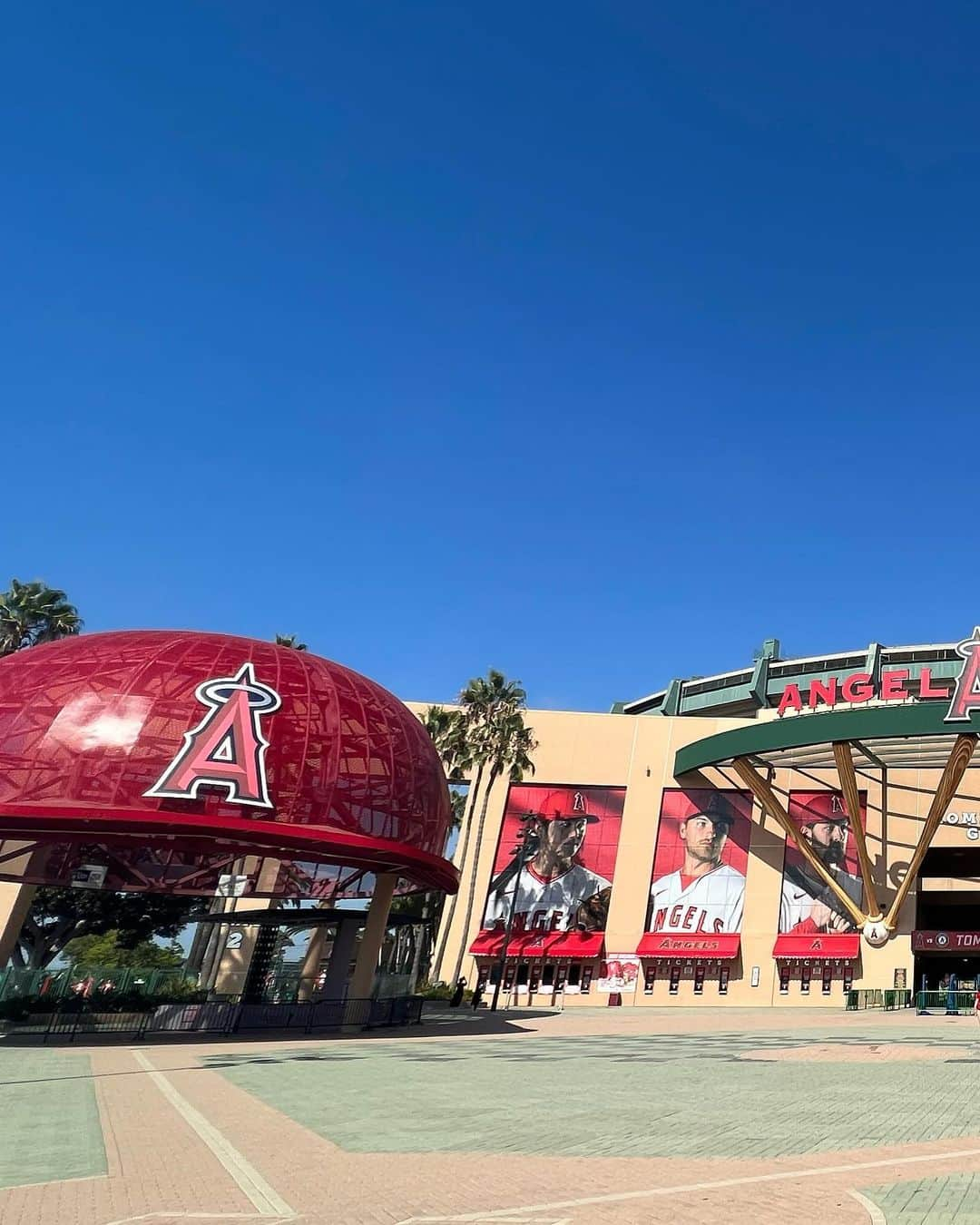 葉月蓮さんのインスタグラム写真 - (葉月蓮Instagram)「❤️❤️❤️ #angelstadium #エンゼルス #エンゼルススタジアム #anaheim」9月30日 13時55分 - hazuki_ren_