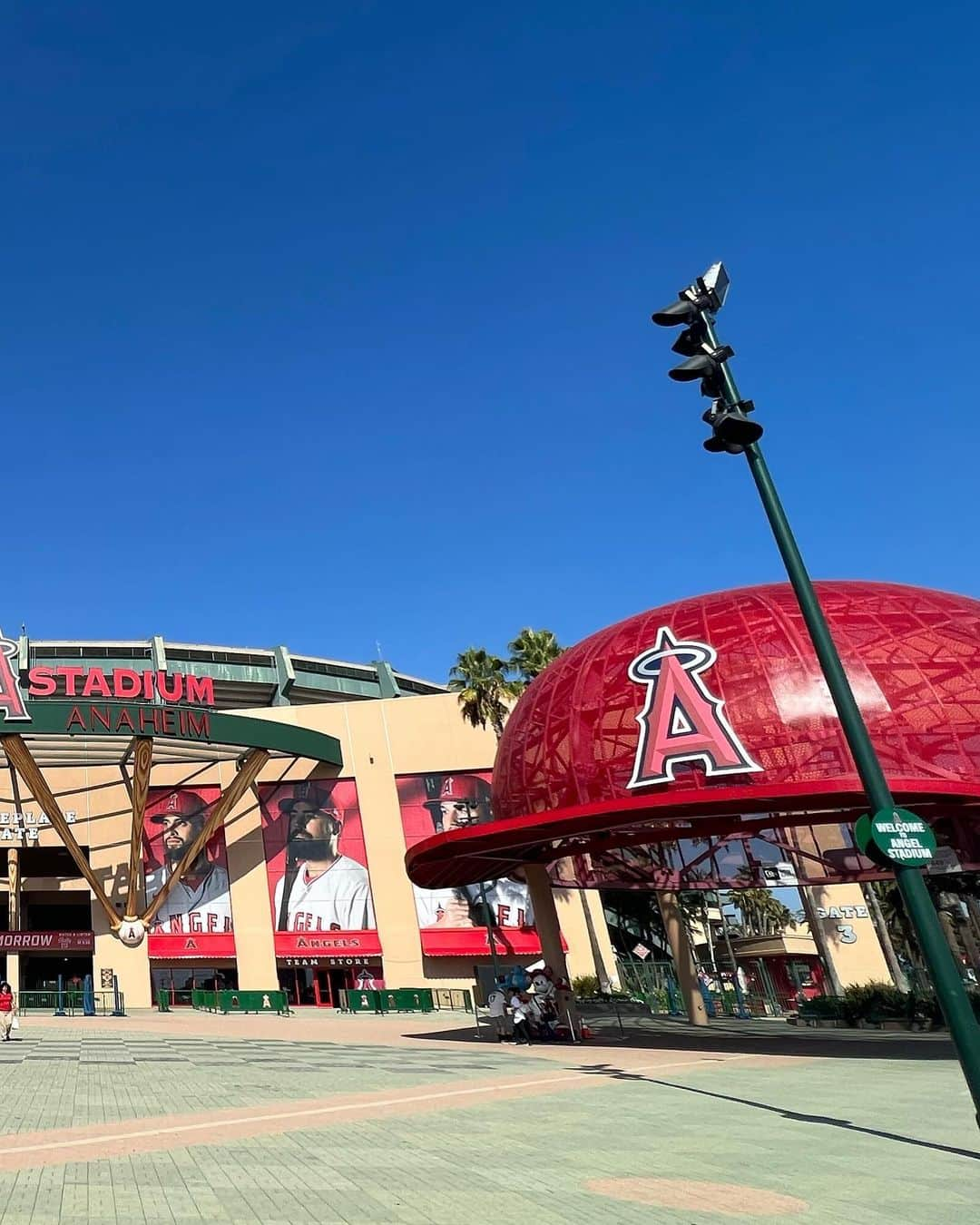 葉月蓮さんのインスタグラム写真 - (葉月蓮Instagram)「❤️❤️❤️ #angelstadium #エンゼルス #エンゼルススタジアム #anaheim」9月30日 13時55分 - hazuki_ren_