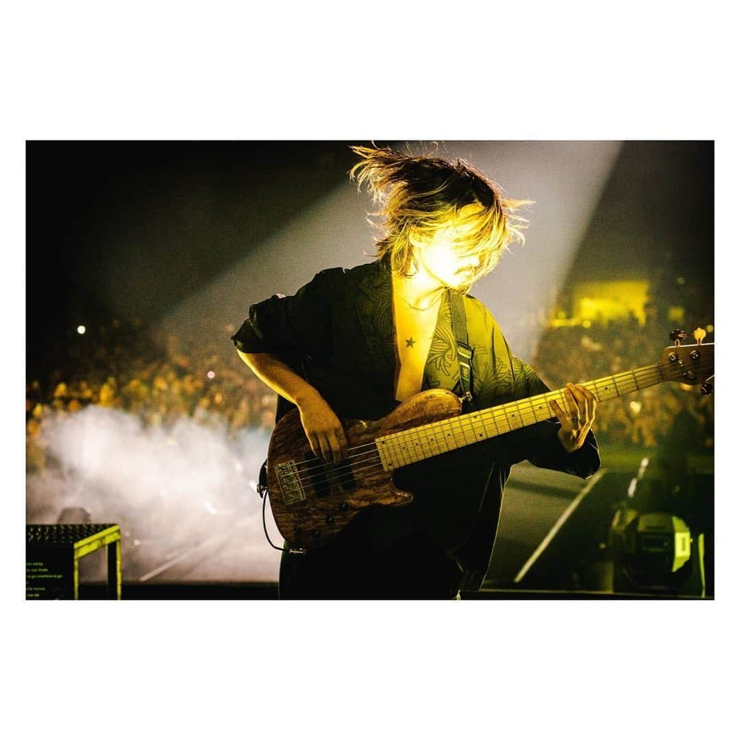 Ryota さんのインスタグラム写真 - (Ryota Instagram)「Jakarta you guys were so loud last night😊It made me so emotional! Thank you!! I'm so excited to play show tonight too!!!  @ruihashimoto 📷」9月30日 13時55分 - ryota_0809