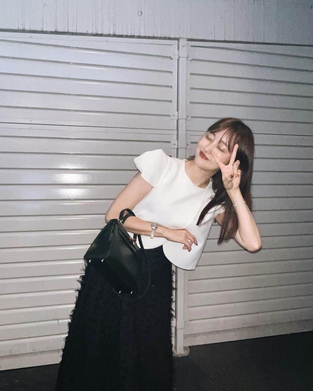 菊地亜美のインスタグラム：「. 昨日は娘を母にお願いして 夫と二人で久しぶりの夜デート😝🌉 美味しいフレンチ食べて、二件目は居酒屋に行って大満足な1日でした🏮✨  写真が完全に酔っ払ってますが。笑 お洋服は2枚目にタグ付けしてます♡」