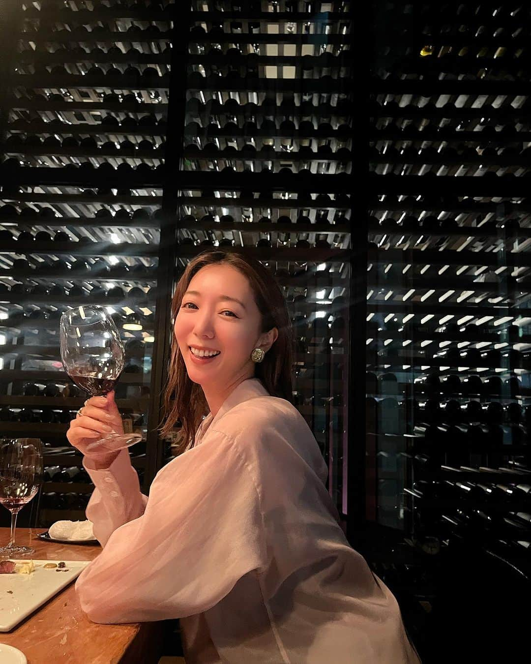 浜崎美保さんのインスタグラム写真 - (浜崎美保Instagram)「楽しい取材にて🐃🍷  #取材 #島根 #幻の牛 #かつべ牛 #かつべの勝部 #肉部 #肉の日 #29の日」9月30日 14時19分 - mihohamasaki_japan