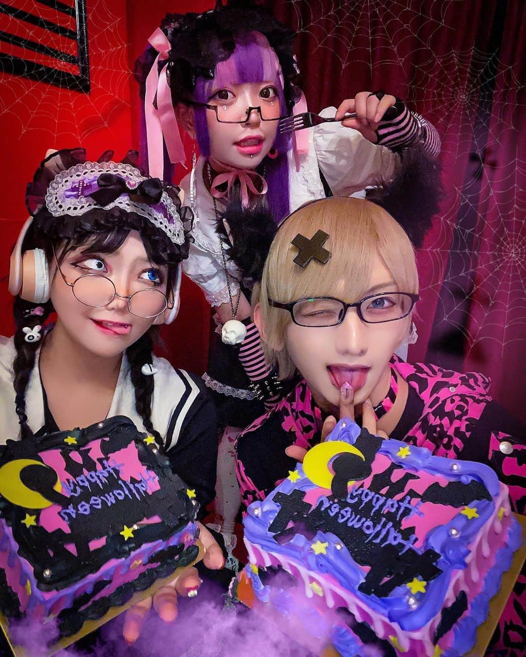 のインスタグラム：「はろろ〜ん👻」