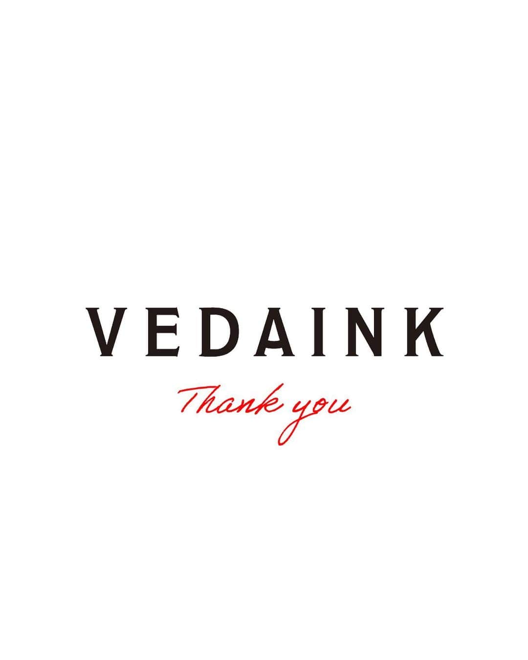 VEDAINK （ヴェーダインク）のインスタグラム：「【閉店のお知らせ】  いつも当店をご愛顧いただき、誠にありがとうございます。  VEDAINKは2017年の創業以来、皆様方にご愛顧いただいて参りましたが、 諸事情により9月29日を持ちまして完全閉店する運びとなりました。  6年にわたるご厚情に心から感謝申し上げます。 また、突然の閉店でご迷惑をおかけしますことを深くお詫び申し上げます。  VEDAINKは【障がい者雇用の促進とCSRの取り組み】をコンセプトに、 大阪市大国町で路面プリントファクトリーとして2017年にスタートしました。  働くことに生きがい/やりがいを感じ、共に「ものづくり」を楽しみながら 高品質なサービスをお客様にお届けできればと日々運営してまいりました。  2020年には工場規模の拡大も伴い、 現在のプリントファクトリーである大阪市中之島に拠点を移します。  そこからイベント、ワークショップ出店、 コラボ/チャリティー企画など様々なアクションをしてまいりました。  新たなお客様/お取引様との出会いや、新たな経験も沢山させていただきました。  今後はこれまでに経験したことを糧として、 本来のコンセプト/原点である【障がい者雇用の促進とCSRの取り組み】強化と、 さらなる環境整備をする為に、新たな形でDE/I, CSRの取り組み/活動を続けてまいります。  皆様からいただいた貴重な経験と出会いをこれからの未来への貢献に生かし、 楽しく長くやりがいを感じながら働くことができるような、 平等で多様性ある社会作りのピースになれるよう次のステージへと向かいます。  VEDAINKがこれまで運営出来ていたこと、 そして次のステージに向かえることは、 これもひとえに皆様のご支援の賜物です。  VEDAINKを応援してくれた方 ブランドを愛してくれた方 お取引企業/連携業者の皆様、  VEDAINKは形を変え、新たな未来へ旅立ちます。 公平、平等で多様性のある未来でまた再会しましょう。  本当にありがとうございました。  VEDAINK　メンバー一同」