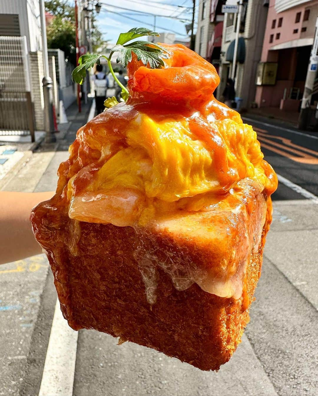 Coffee & Toast Tokyoさんのインスタグラム写真 - (Coffee & Toast TokyoInstagram)「"ぷりふわ" えびたまぱん！ 🧡💛🧡💛🧡💛🧡💛🧡  “Only the pure in heart can make a good scrambled eggs.”  ぷりぷりのエビをふわふわとろとろのたまごを甘味の広がるトマトクリームで！  ぷりぷりのエビをがぶりと頬張る贅沢感、たまらんです😋😋😋  . . . . .  #ぷりふわえびたまぱん #えびたま  #エビ  #shrimp  #scrambledeggs  #トマトクリーム  #tomato   #世田谷線カフェ  #パンスタグラム  #東京カフェ  #三軒茶屋カフェ #三軒茶屋  #パン #三茶カフェ  #三茶 #田園都市線カフェ #コーヒーアンドトースト  #coffeeandtoast #foodie  #foodiegram #japnesefood #seafood  #シーフードパン  #シーフード」9月30日 15時02分 - coffeetoast2