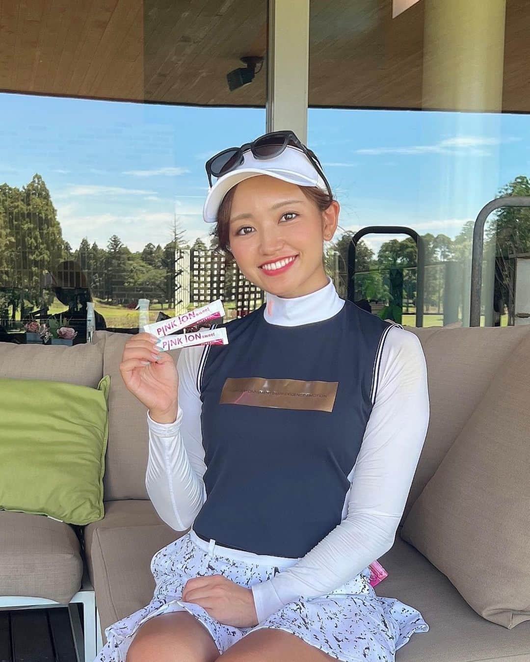 MINAMIさんのインスタグラム写真 - (MINAMIInstagram)「@lanvin_sport_ のウェア😊  日本橋三越本店 ランバンスポール売場にて、9/27(水)～10/3(火)の期間、通常デサントオンラインでしかお取り扱いのない「EC LIMITED COLLECTION」が、期間限定で店頭にてご購入いただけます🩵 今日は、店頭でイベントもおこなうので、絶対に来てくださいね😊  ☆接客・販売イベント 16:00~17:30 ☆インスタライブ 17:30~18:00 まだまだ暑いので、熱中症対策は @pinkion.athlete 🩷 .  #pr #ゴルフ #ゴルフ女子 #ゴルフ男子 #スポーツ女子 # #golf #golfing #golfer #golfwear #ゴルフウェア #ゴルフコーデ #YouTube #골프 #골프여자 #高尔夫  #instagolf #ゴルフ好きな人と繋がりたい」9月30日 15時27分 - minamii_golf