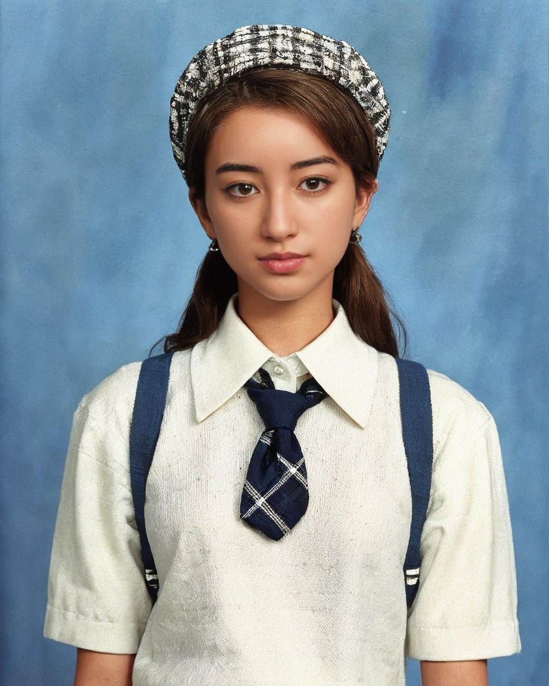 秋山レイのインスタグラム：「#yearbook 📚📸👓」