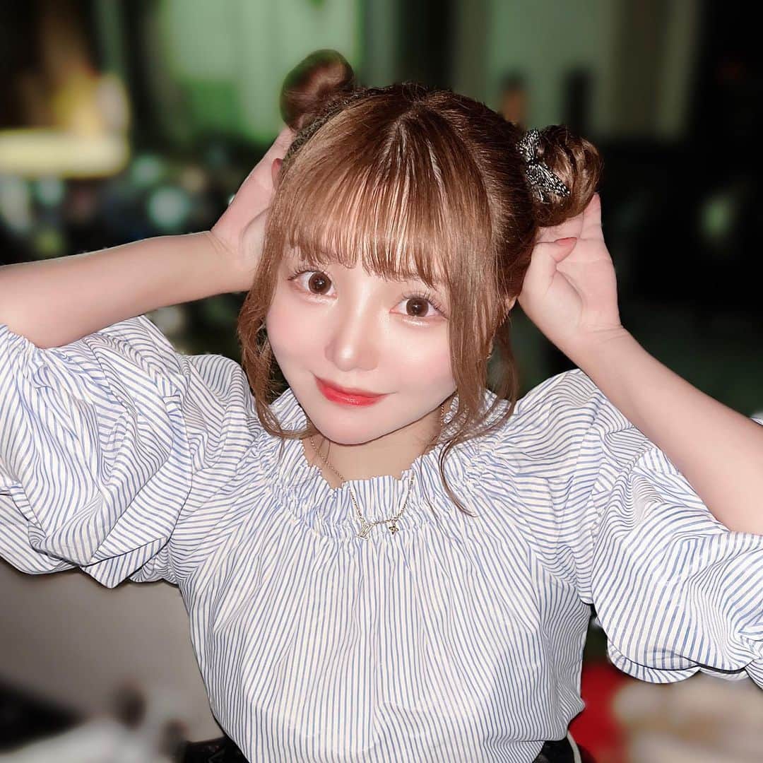 南まなのインスタグラム：「初めてこの髪型した🧸☘」
