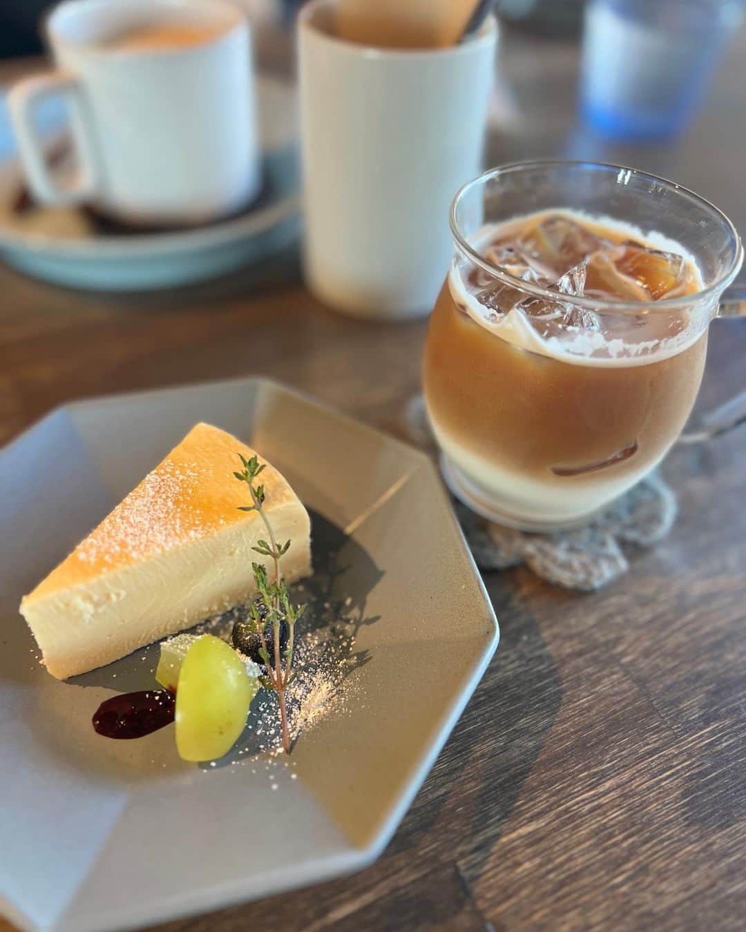 川村茉由のインスタグラム：「安城で最近1番よく行ってるカフェ☕️ @cobaconecobaco   KATCHからも近い🥺  ランチもケーキも美味しい🤤♡  #カフェ #cafe #安城市 #安城 #安城カフェ #安城スイーツ #スイーツ #ケーキ #cobaco #cobaconecobaco #チーズケーキ #愛知カフェ #愛知スイーツ #cake #sweets #coffee #コーヒー」