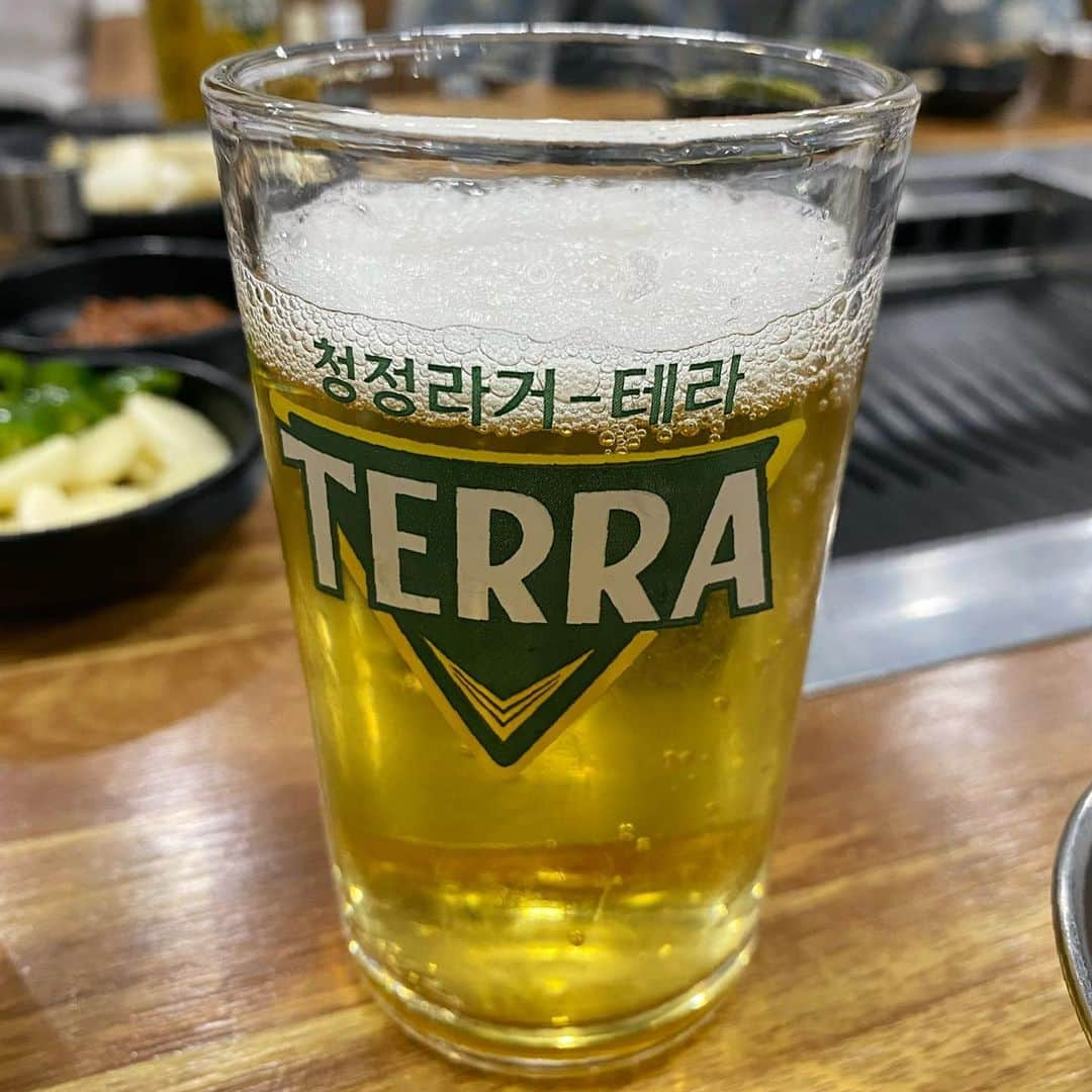 安達雅哉さんのインスタグラム写真 - (安達雅哉Instagram)「. 食。in韓国🇰🇷 ⁡ #テラビール  #ティコ  #キムチ #カルグクス  #フライドチキン #ジャージャー麺  #ヤンコチ  #キンパ  #バナナ牛乳 #サムギョプサル」9月30日 15時41分 - adachimasaya